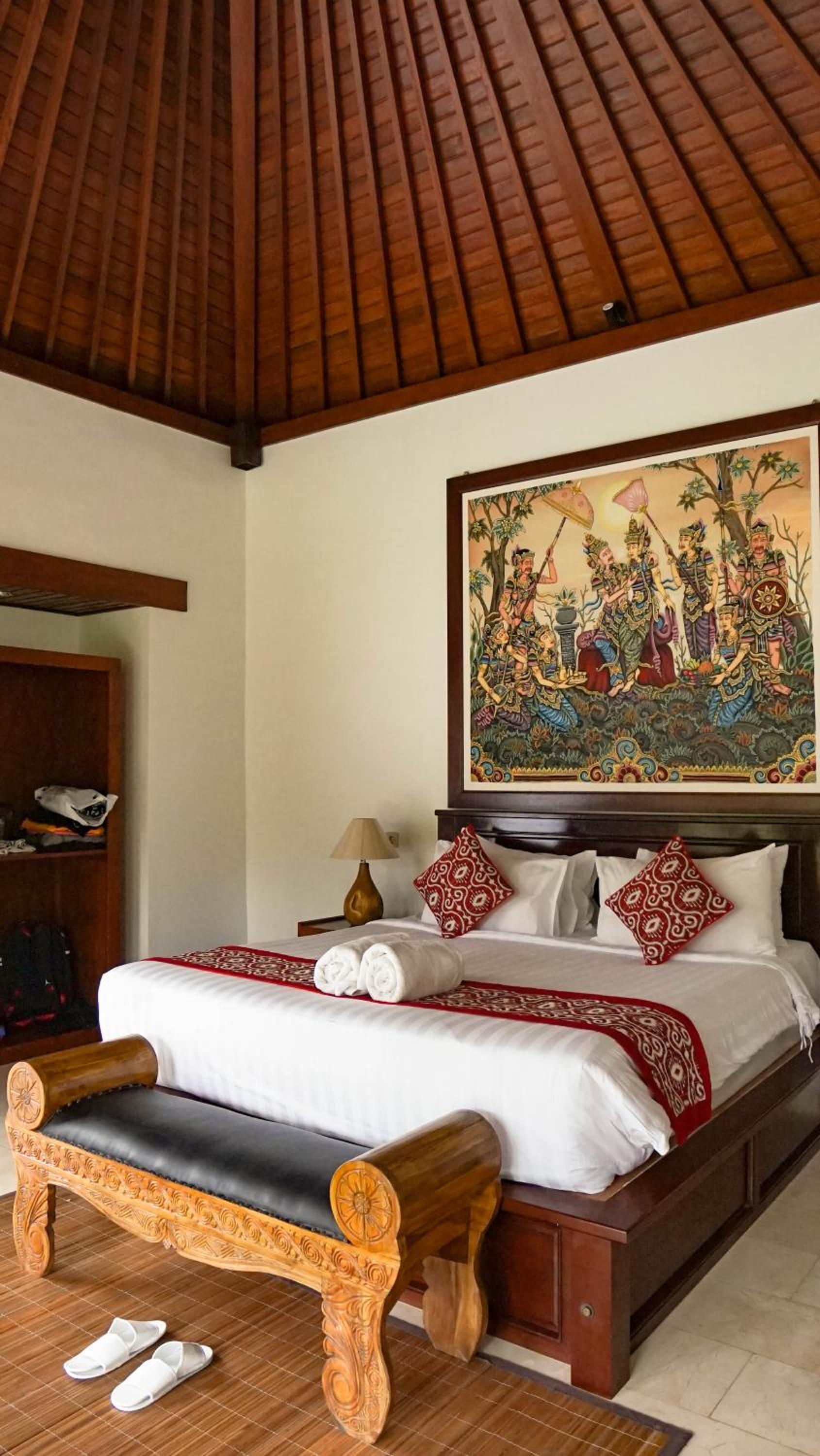 Villa with Private Pool - Photo 4