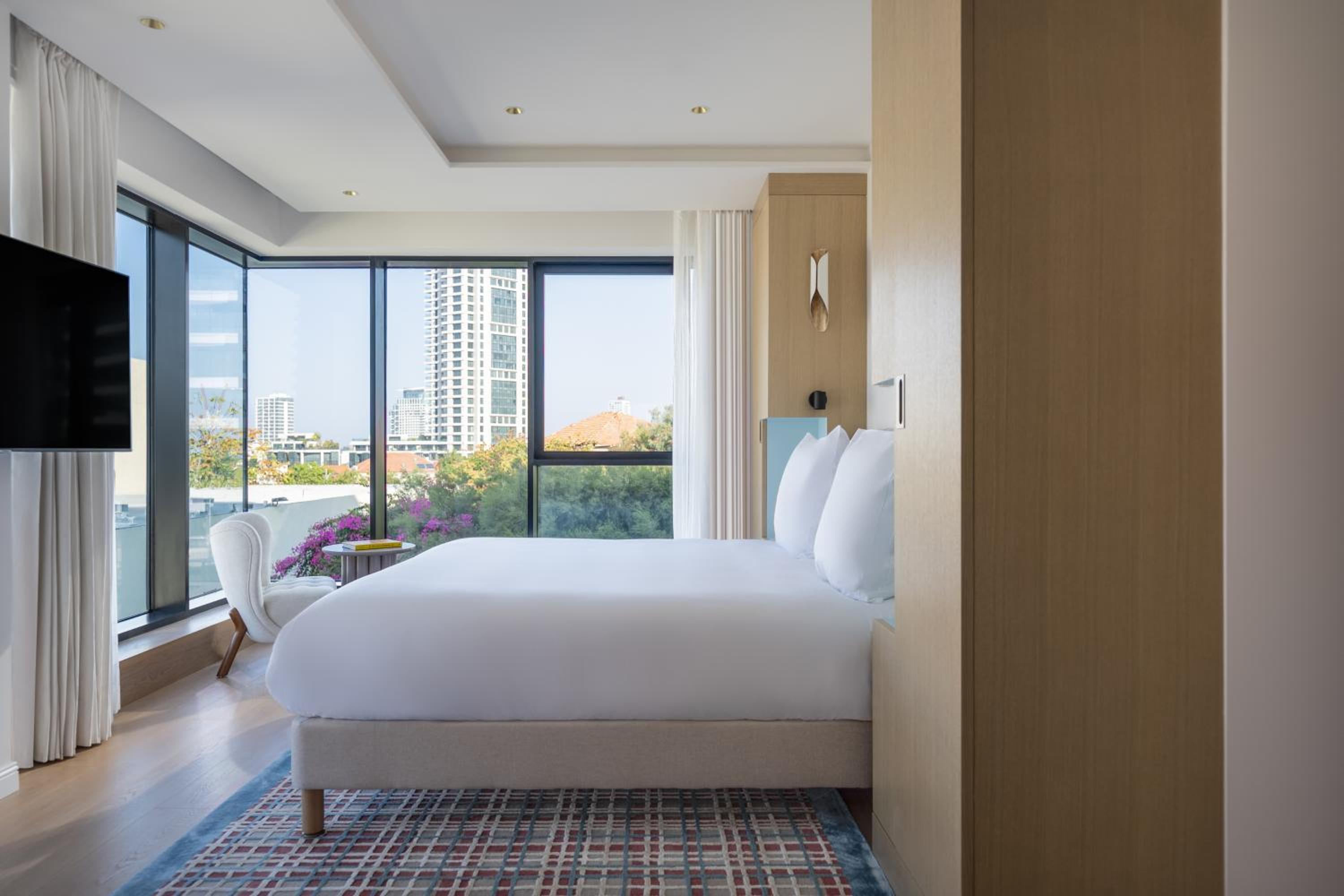 Deluxe Room - Photo 1