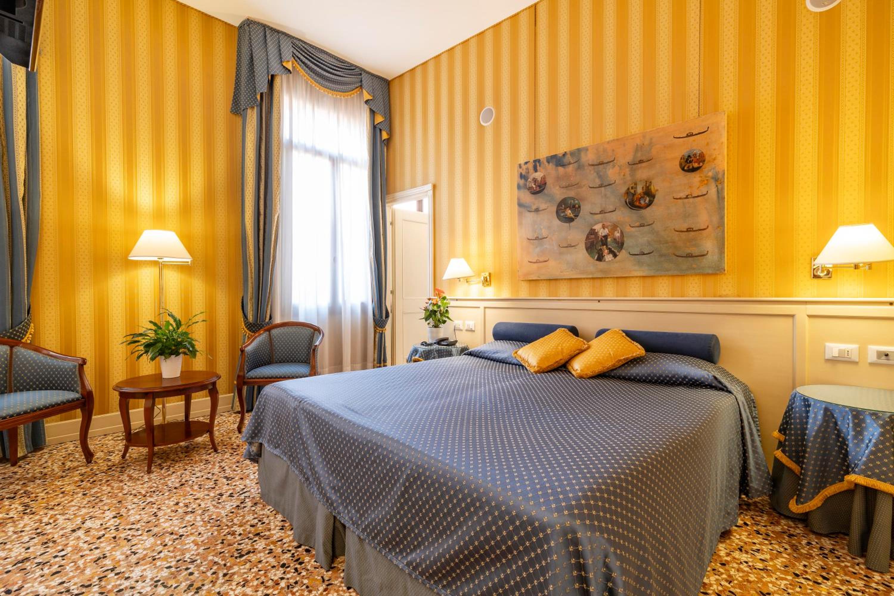 Superior Double or Twin Room photo 3