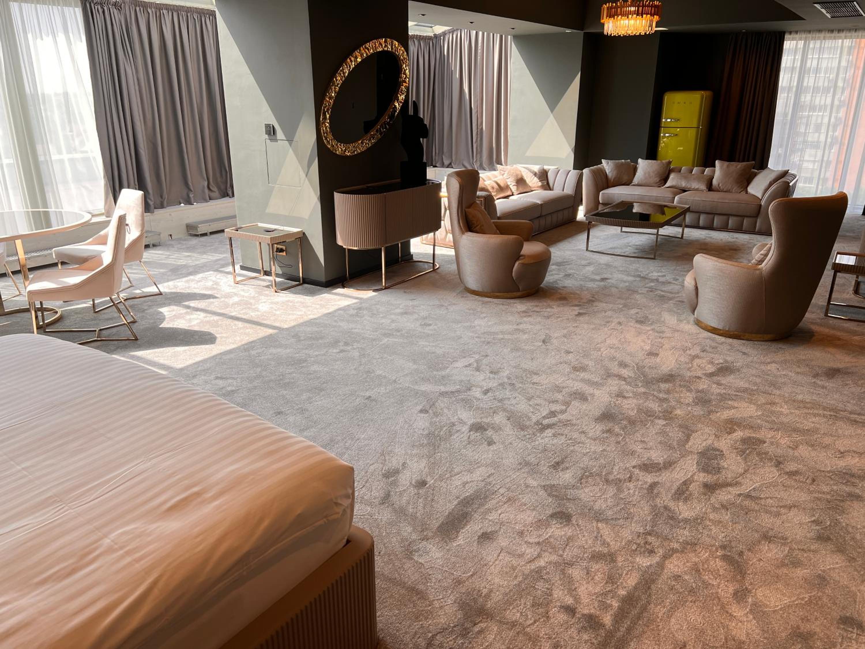 Executive King Suite with Sofa Bed - Photo 15