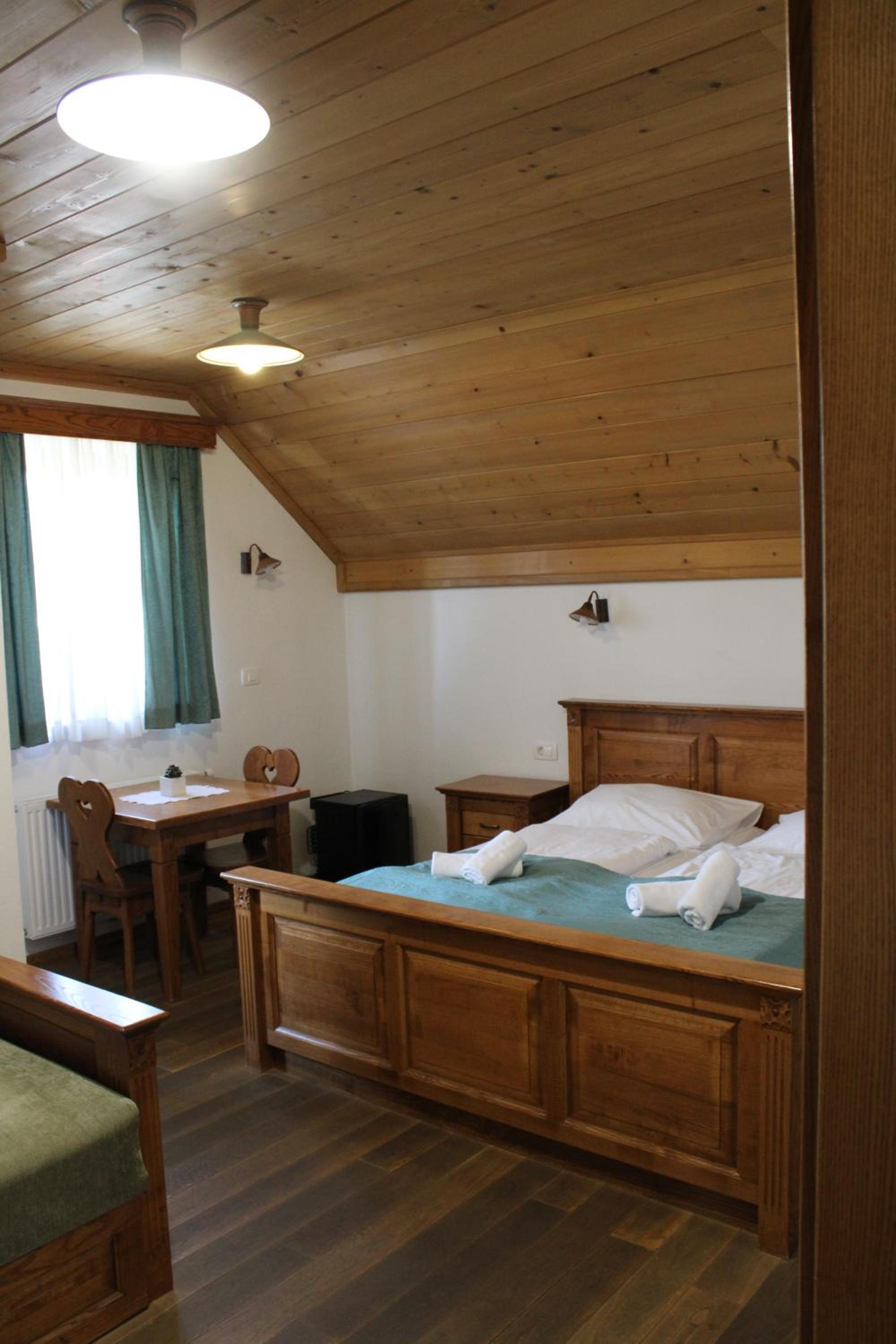 Double or Twin Room with Mountain View photo 3