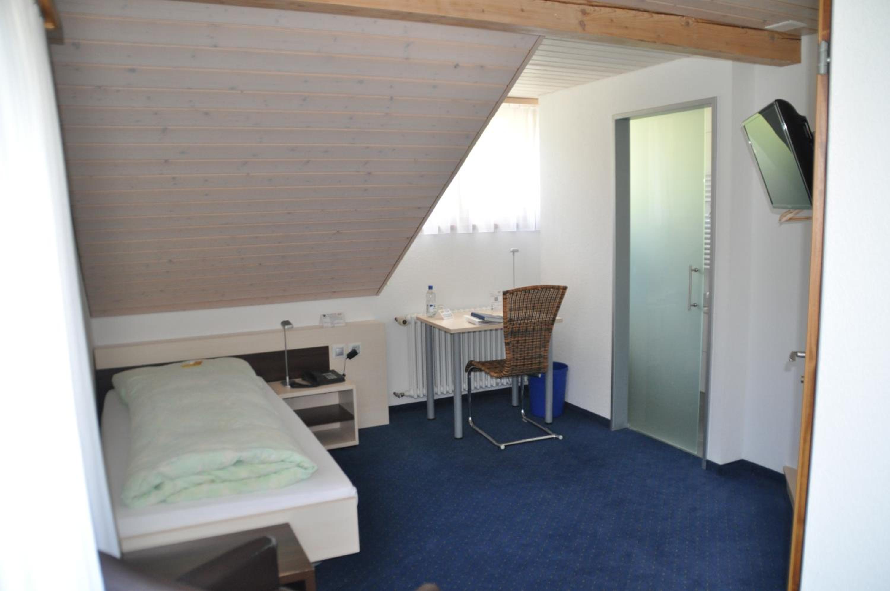 Single Room photo 3