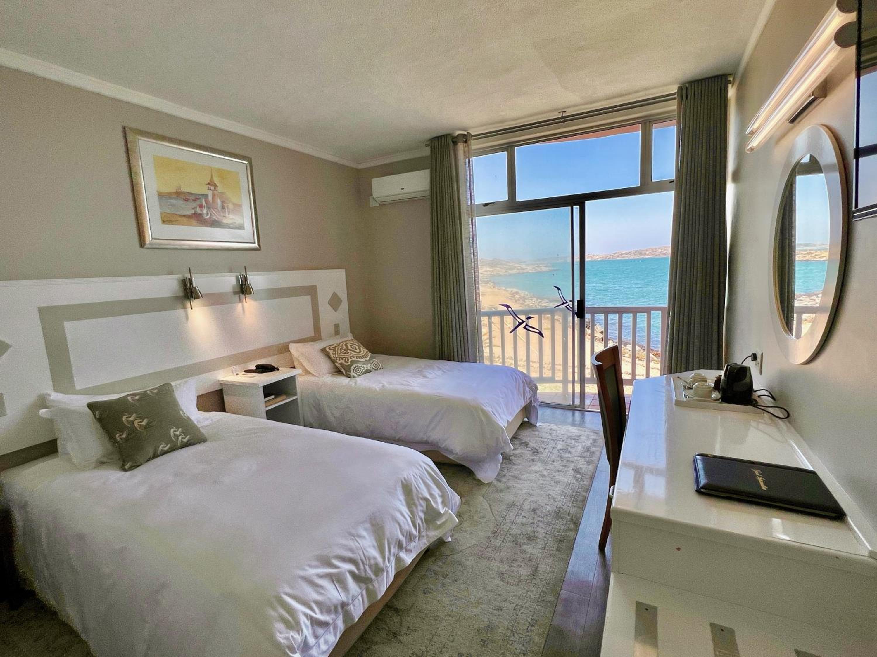 Twin Room with Sea View photo 1