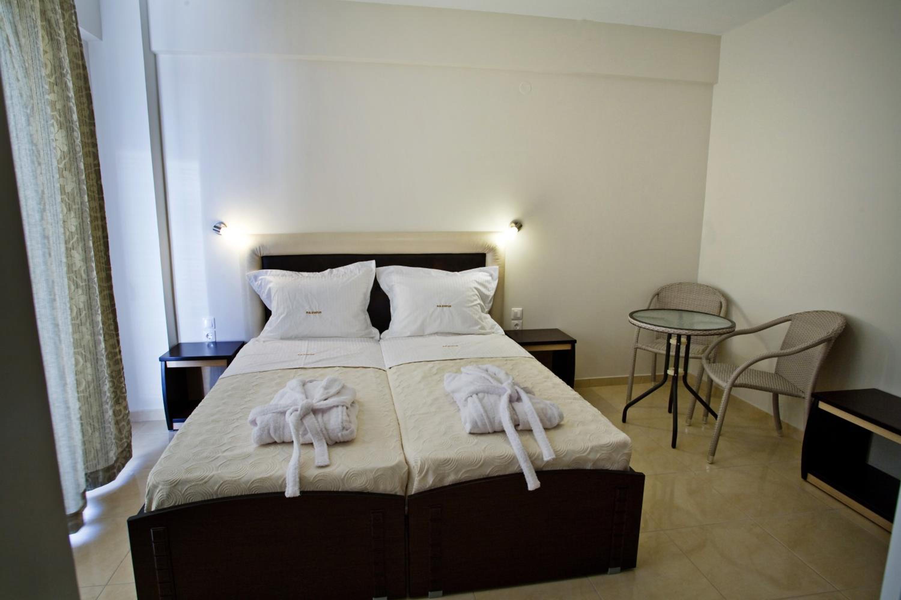 Twin Room - Photo 1