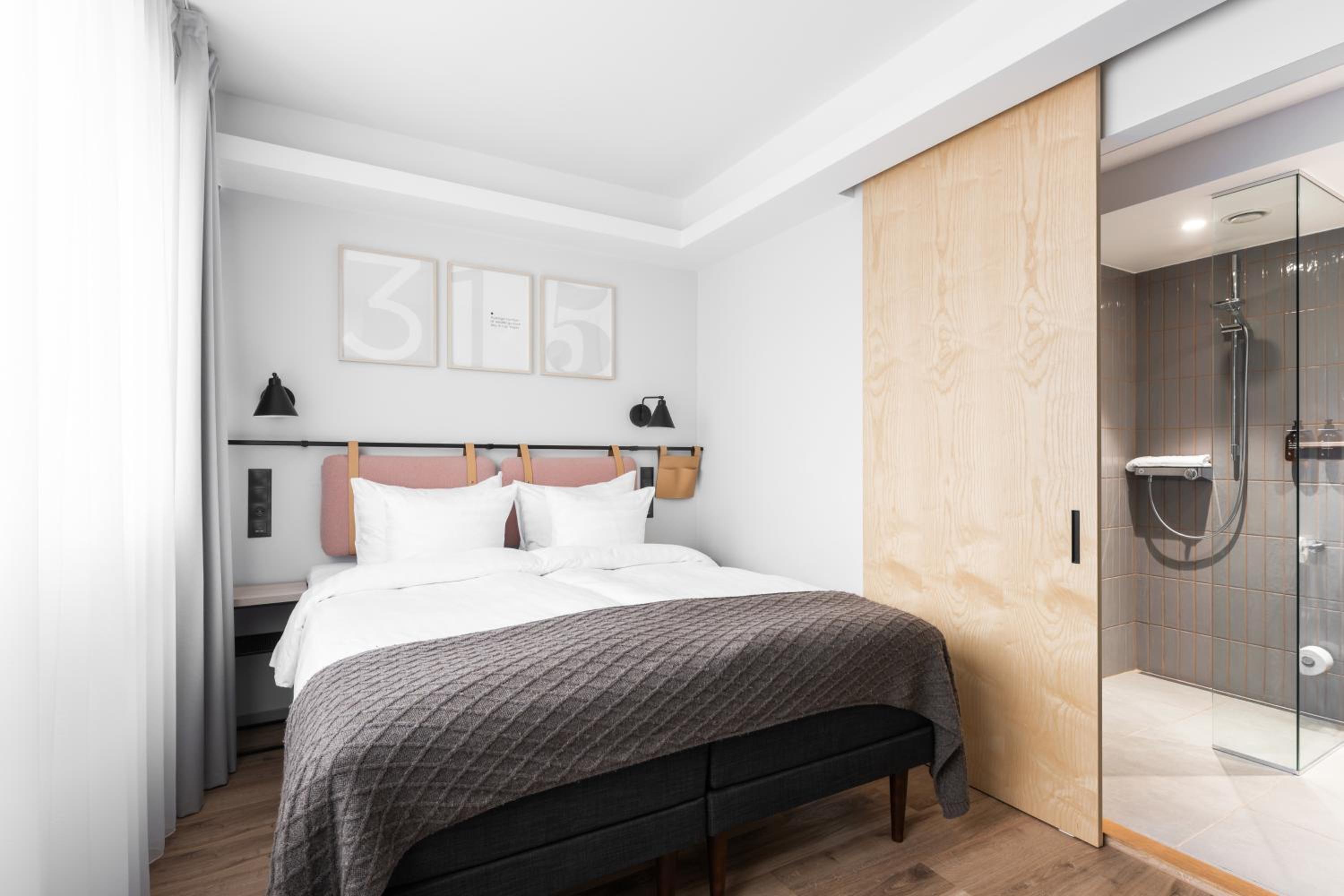 Junior Suite with One Double Bed, Sofa and Sauna - Photo 1