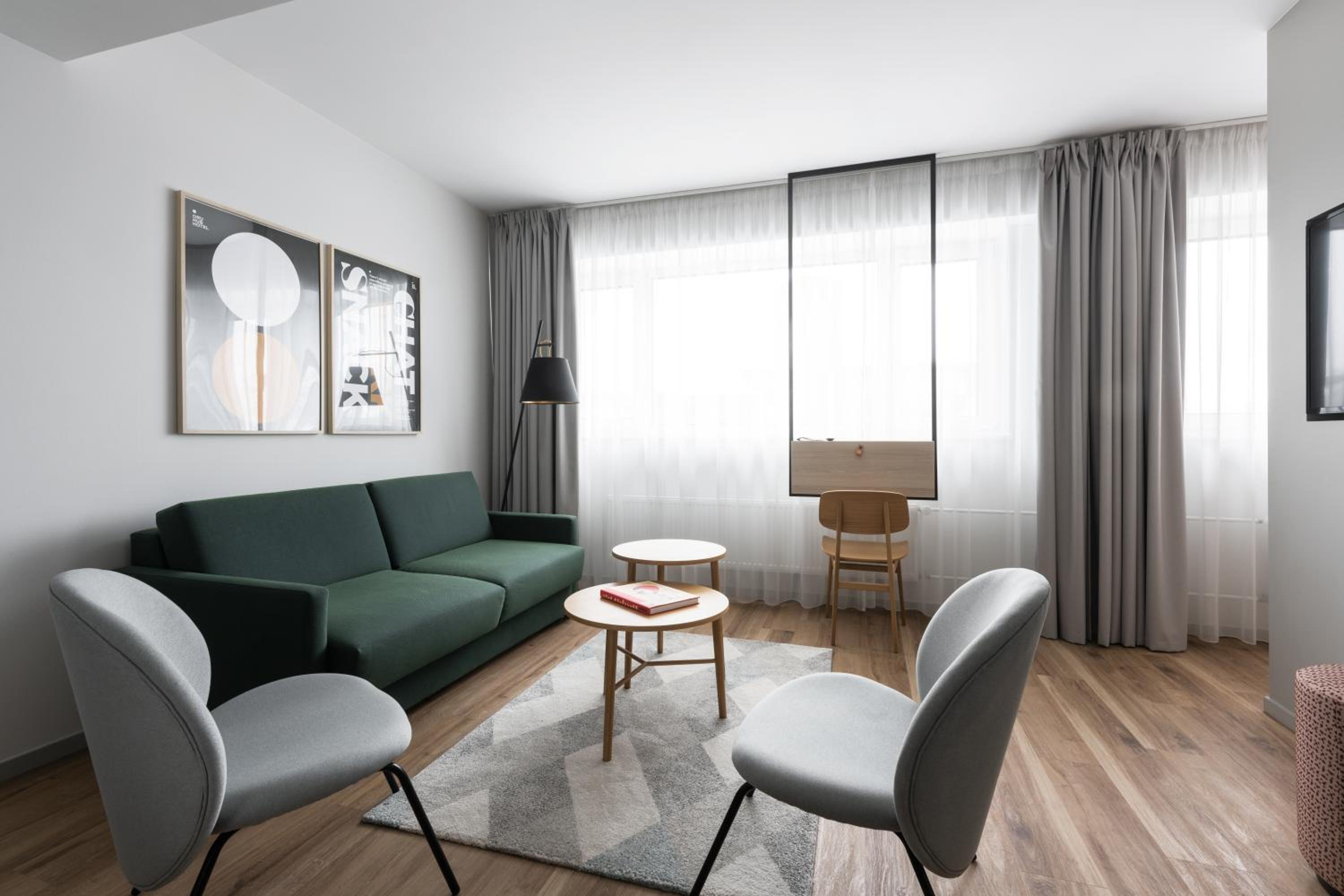 Junior Suite with One Double Bed, Sofa and Sauna - Photo 4