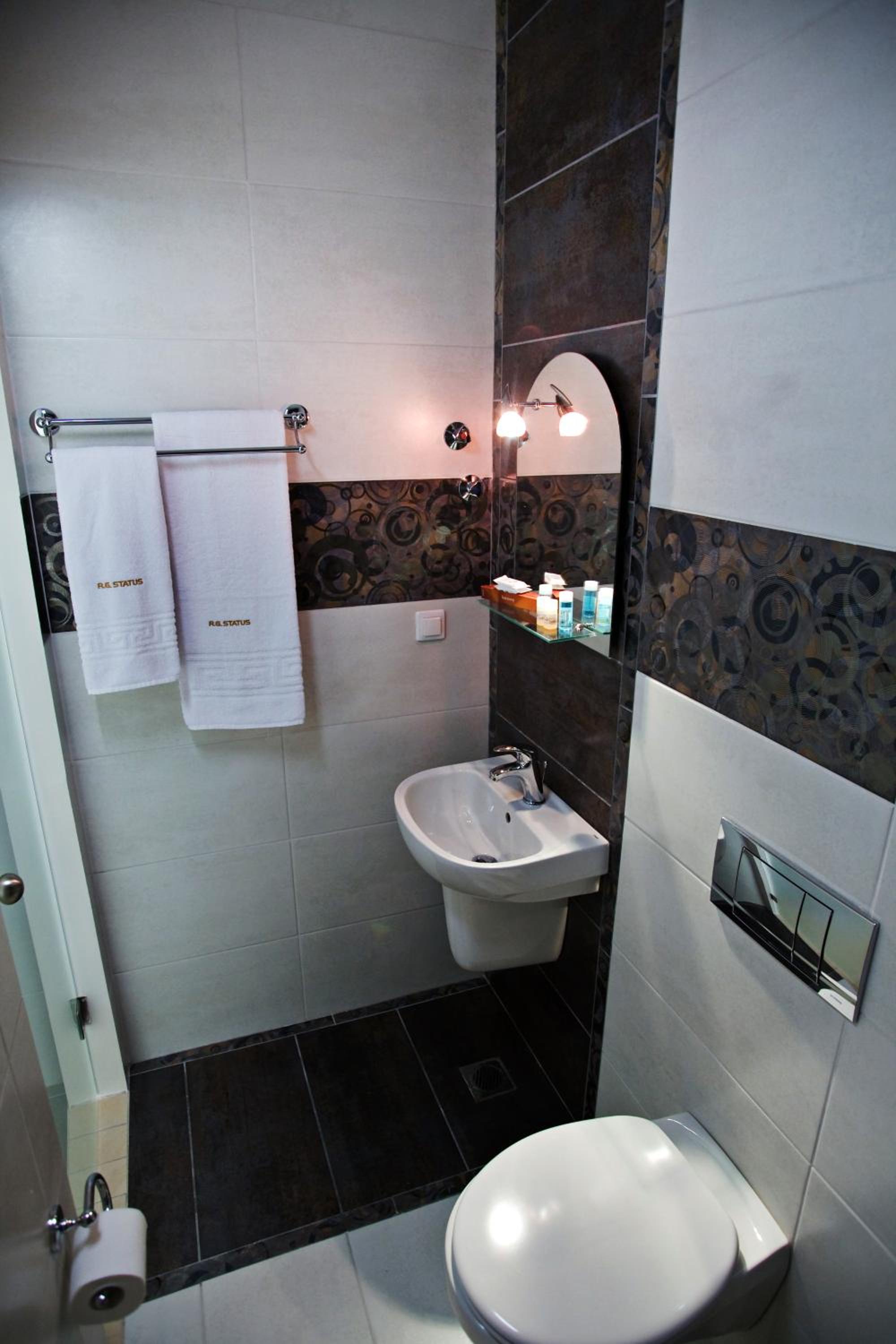 Twin Room - Photo 2