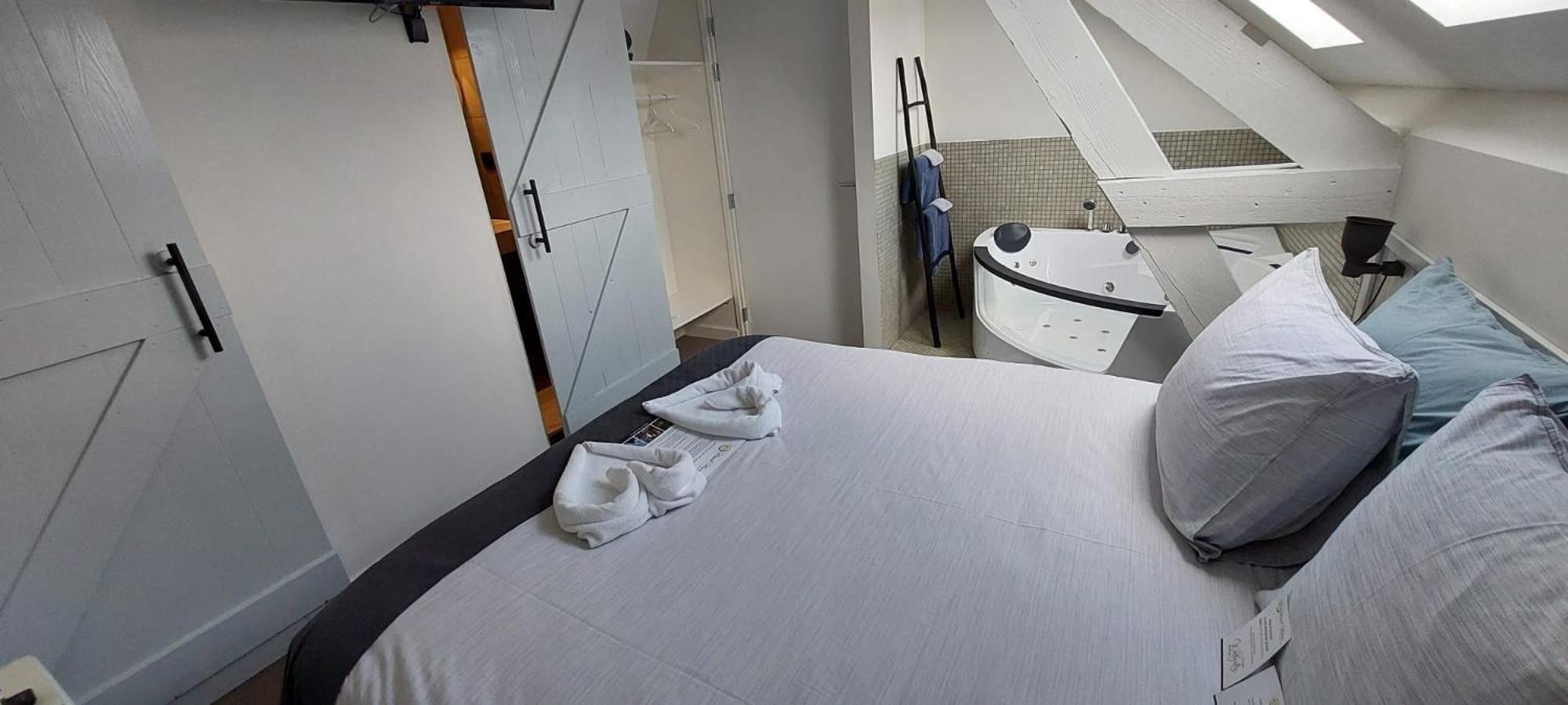 Jacuzzi Room