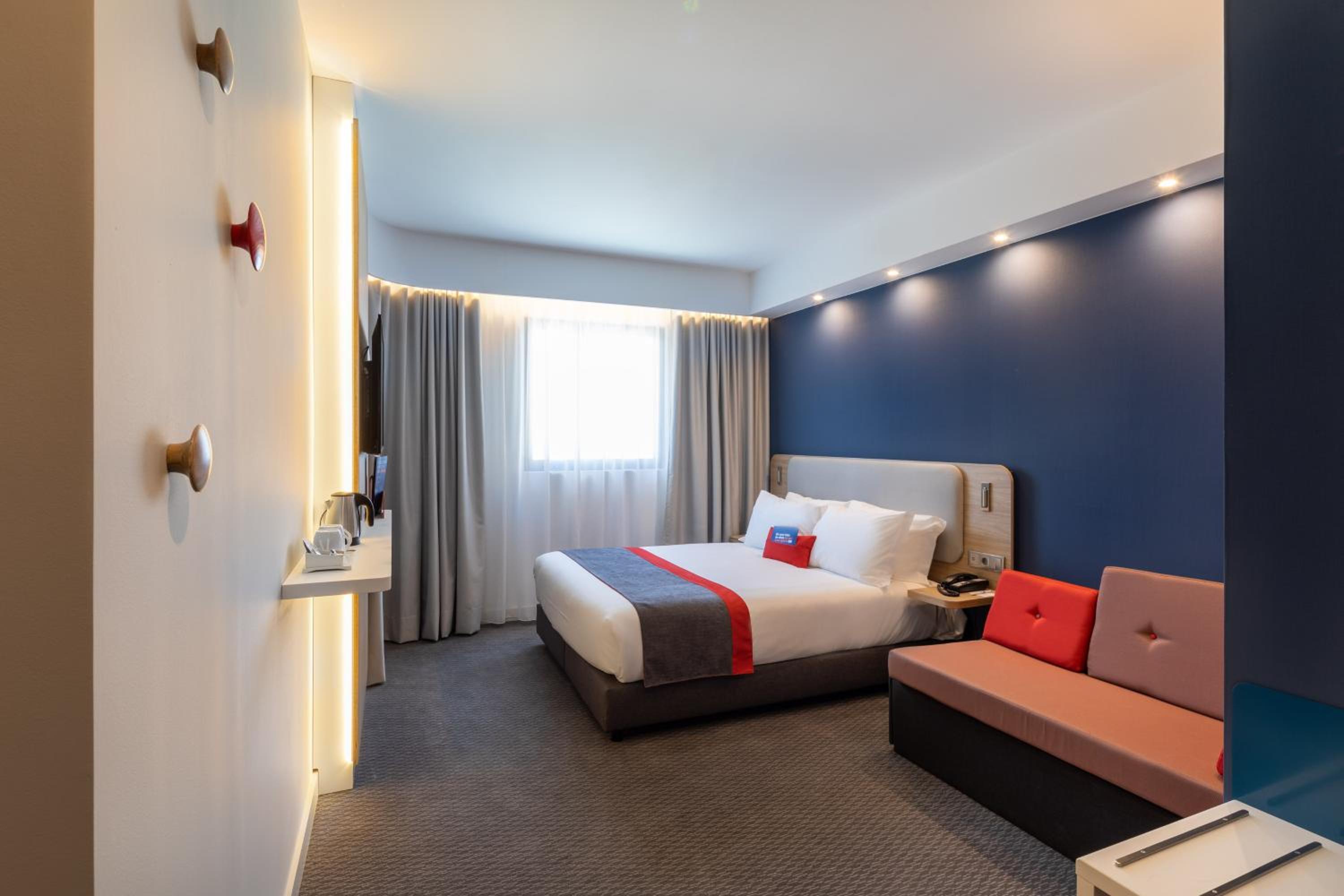 Standard Double Room with Free Breakfast - Accessible