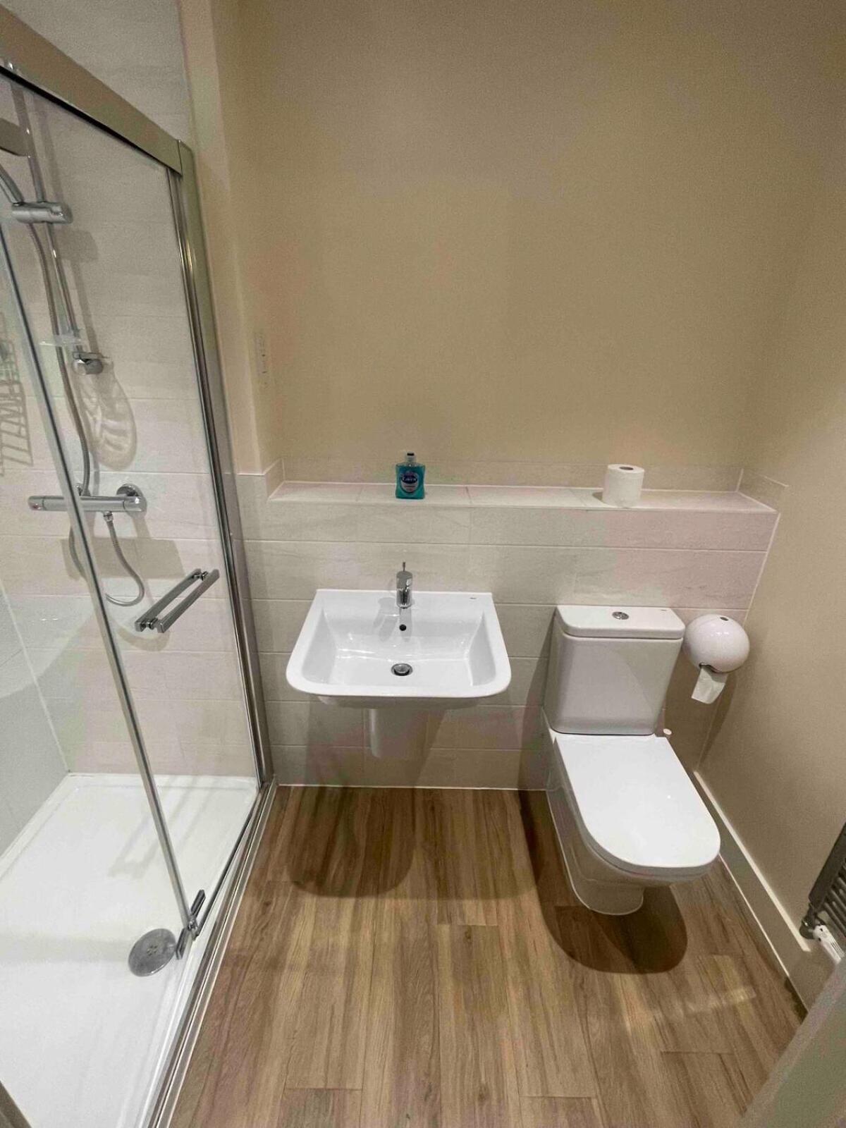 Four-Bedroom House photo 3