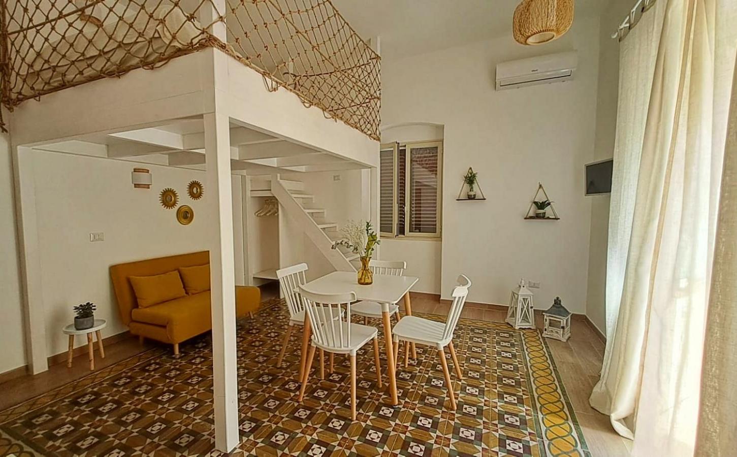 One-Bedroom House photo 1