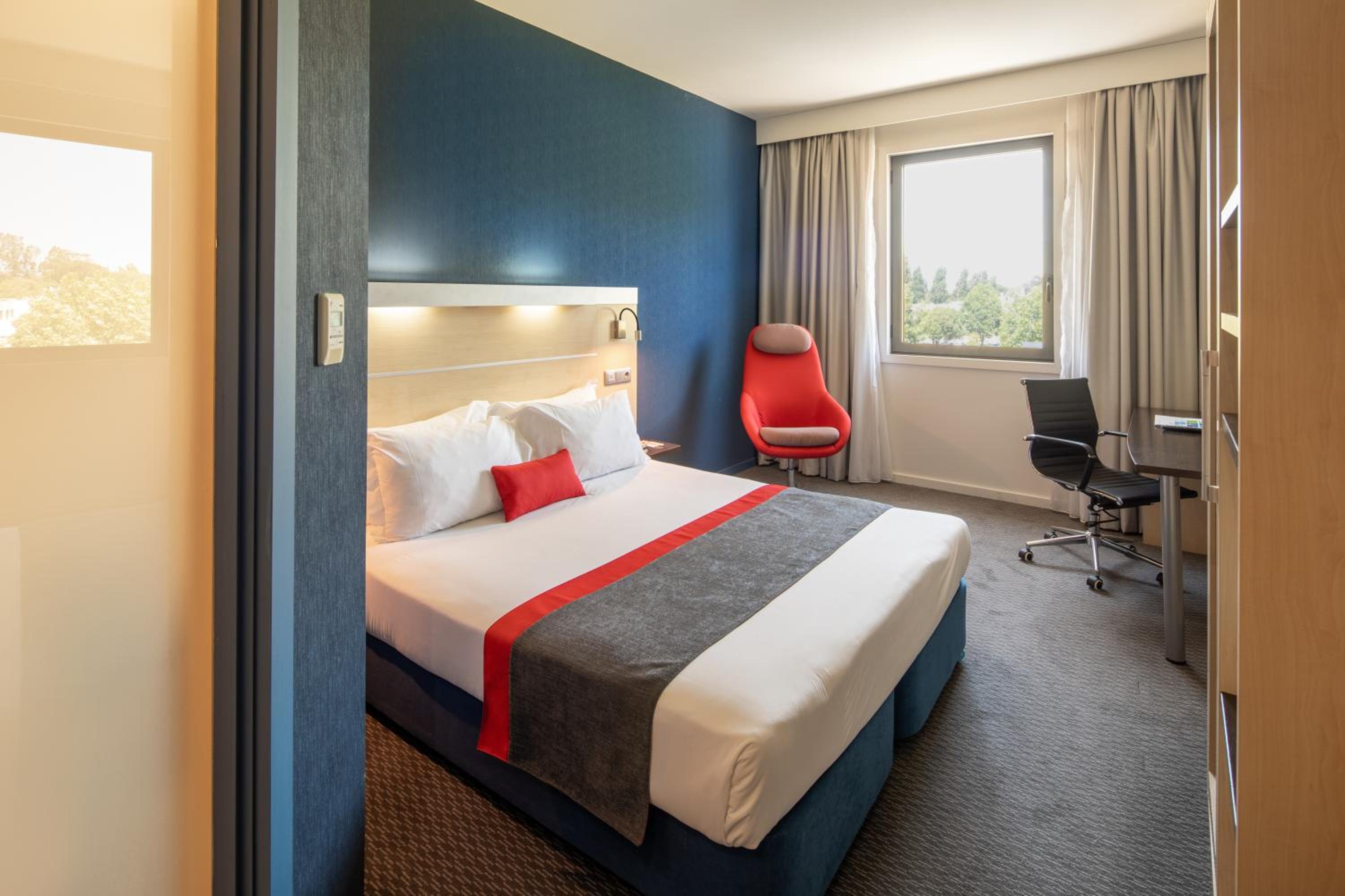 Standard Double Room with Free Breakfast - Photo 1
