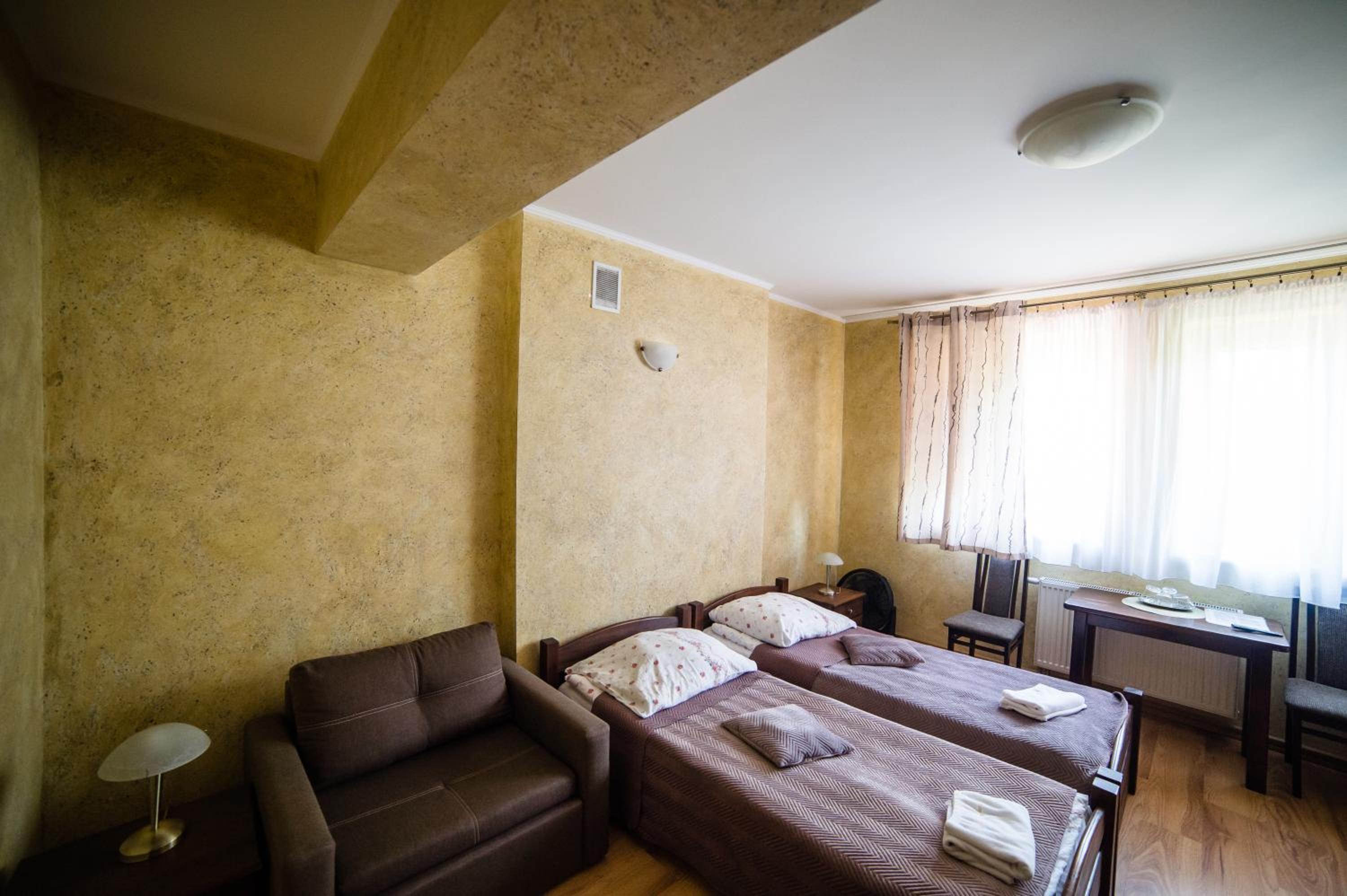 Triple Room with Private Bathroom photo 2