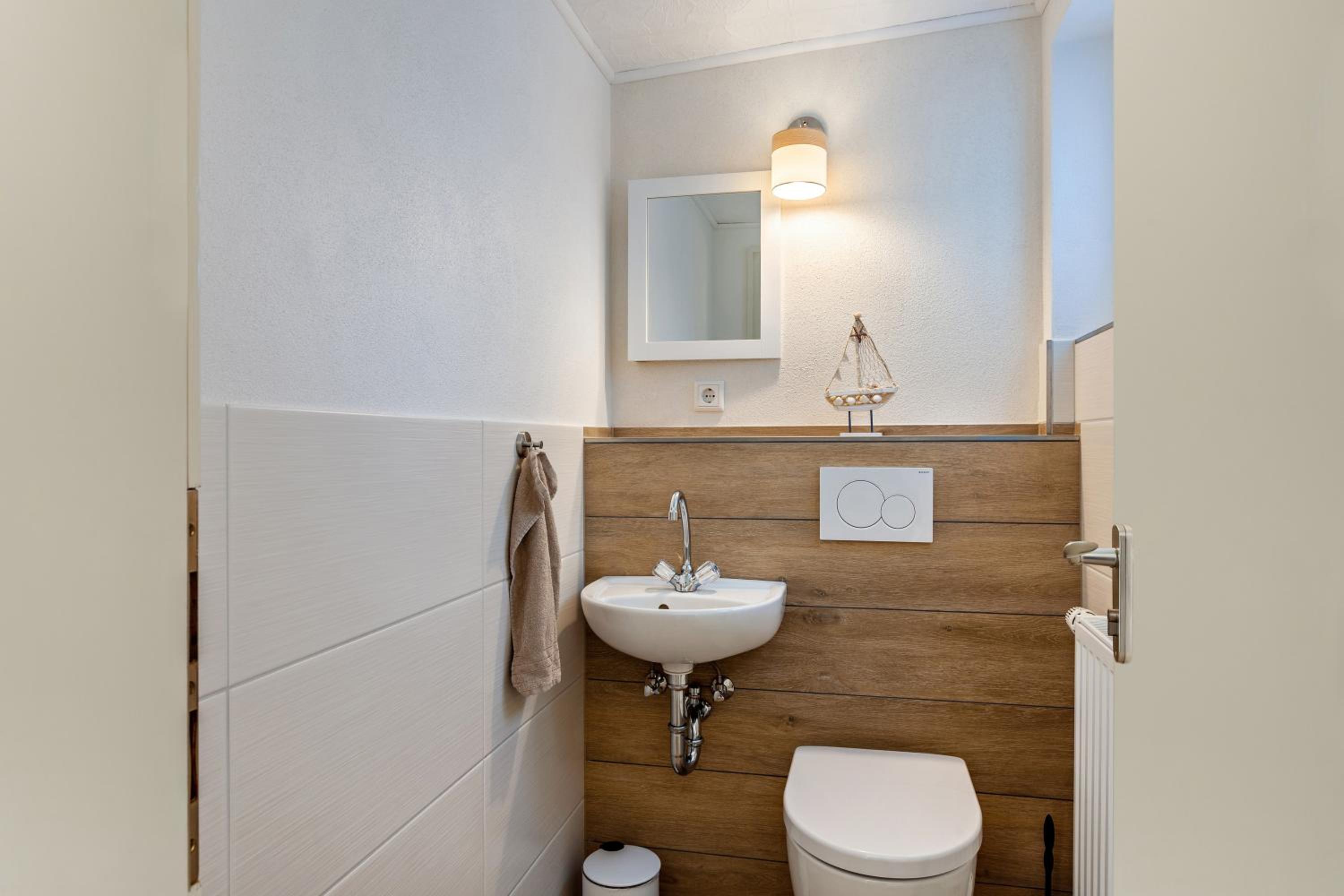 Apartment with Shower photo 3