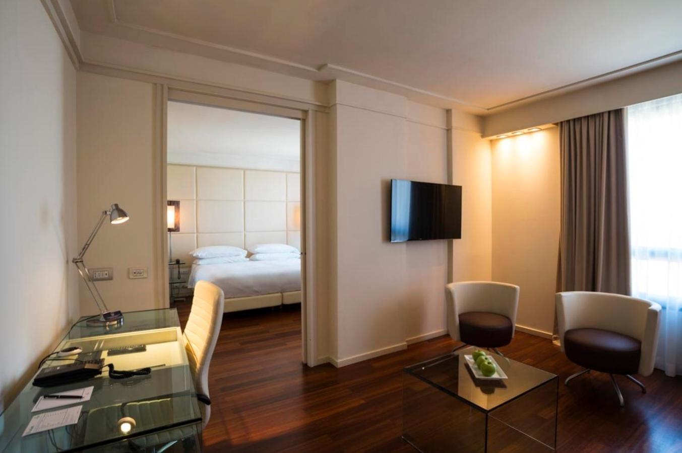 Junior Family King Suite