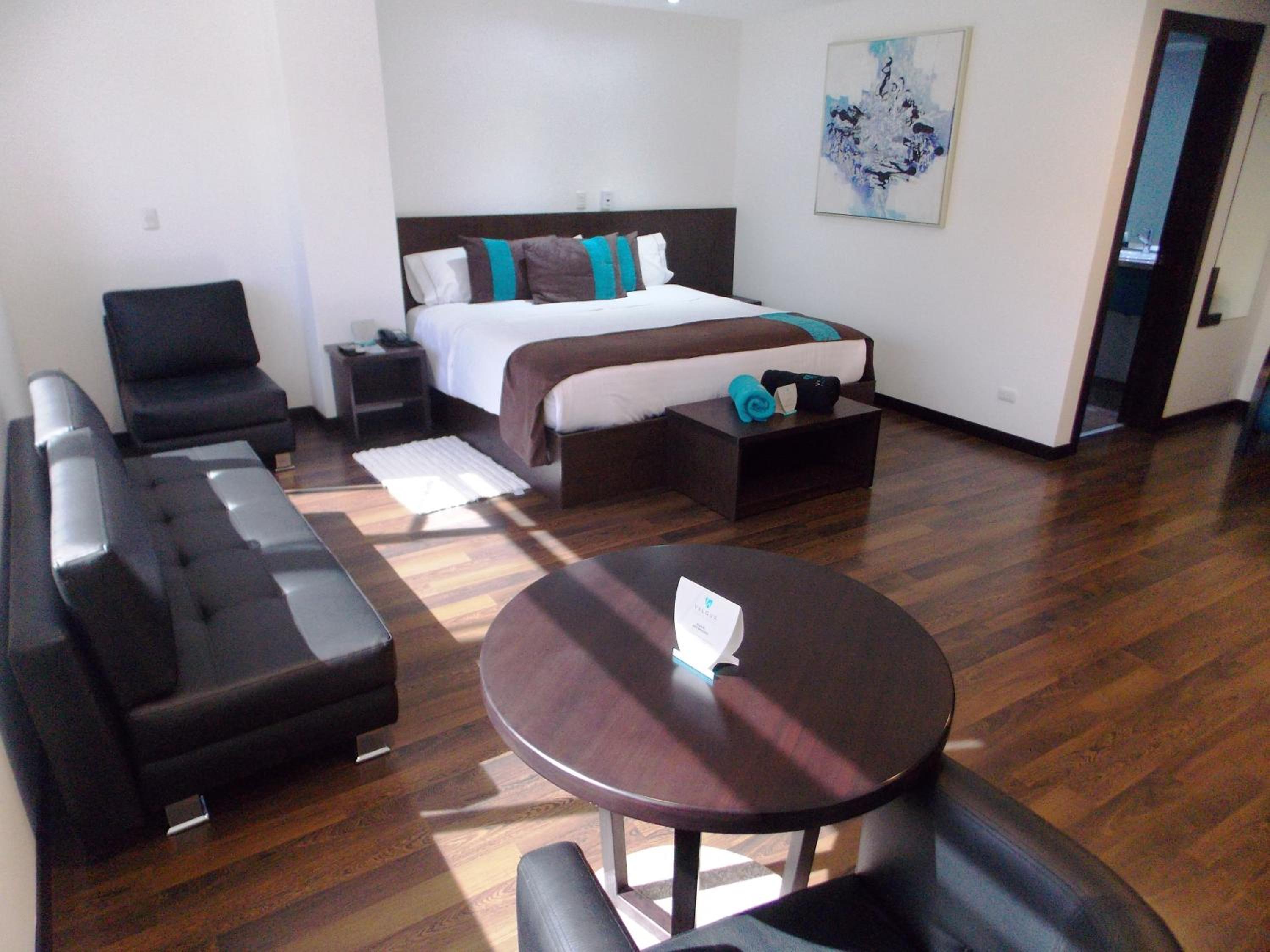 Standard Room:  One Queen Bed or Two Double Beds photo 1