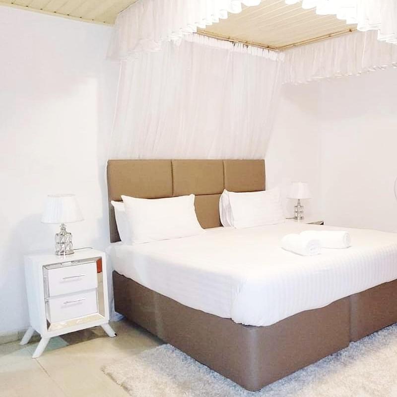 Three-Bedroom House photo 2