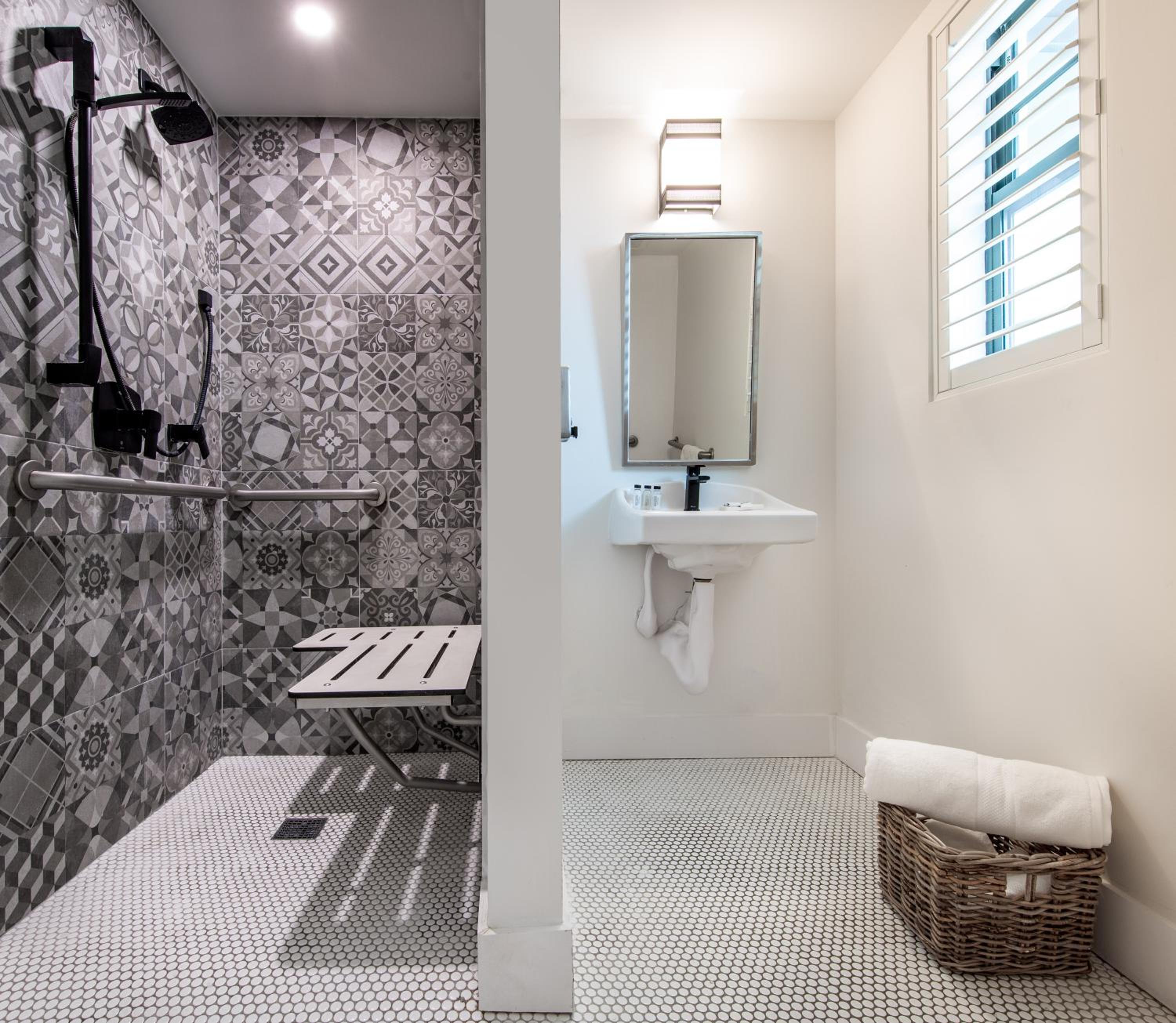Queen Room - Disability Access