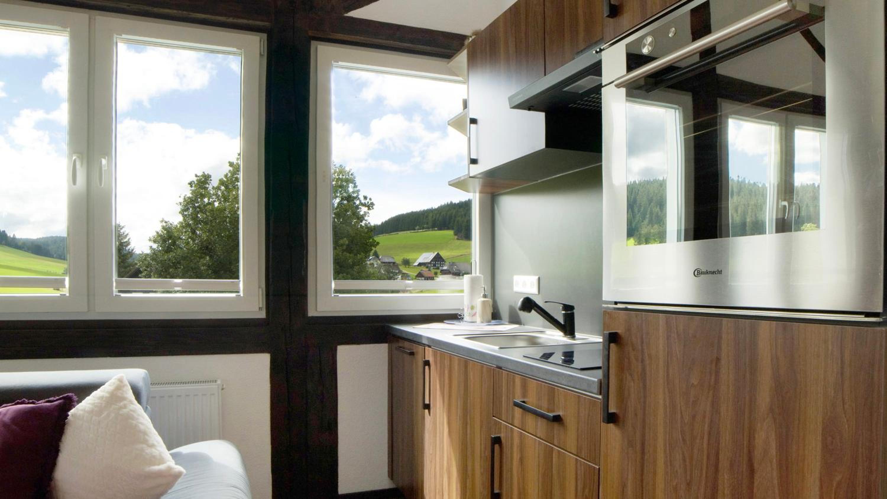 Two-Bedroom Deluxe Apartment with Garden View photo 2