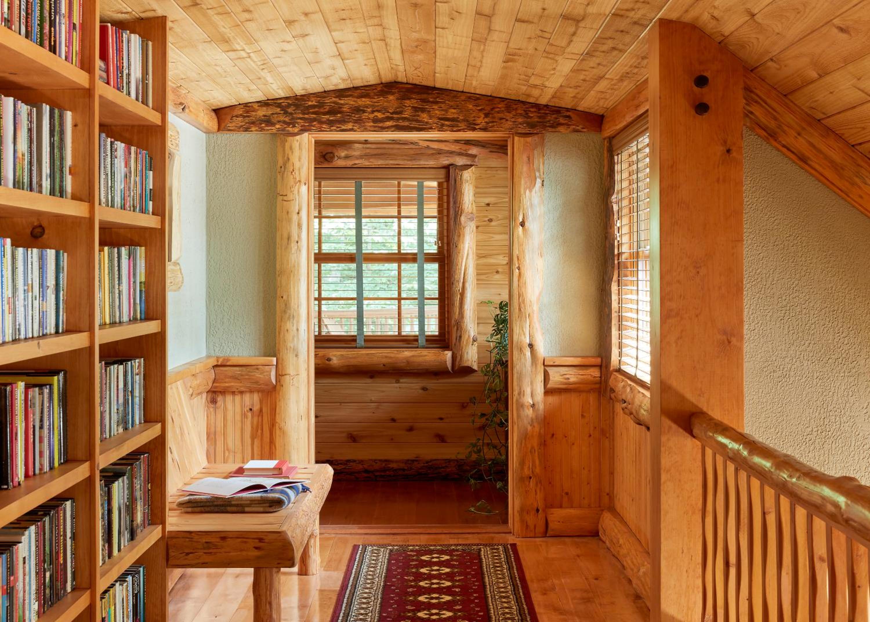 Lookout 4 Bedroom Cabin photo 2