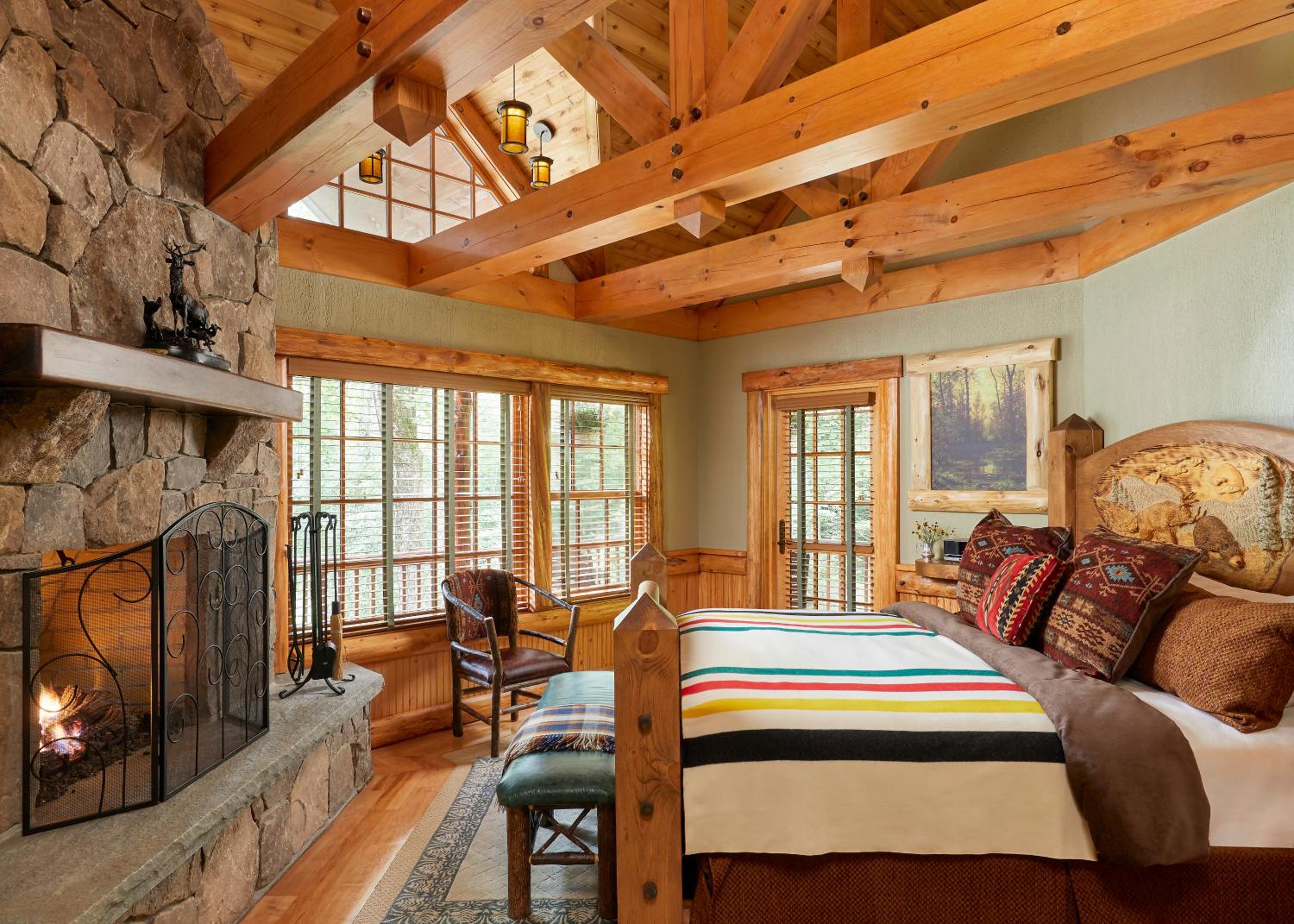 Lookout 4 Bedroom Cabin photo 1
