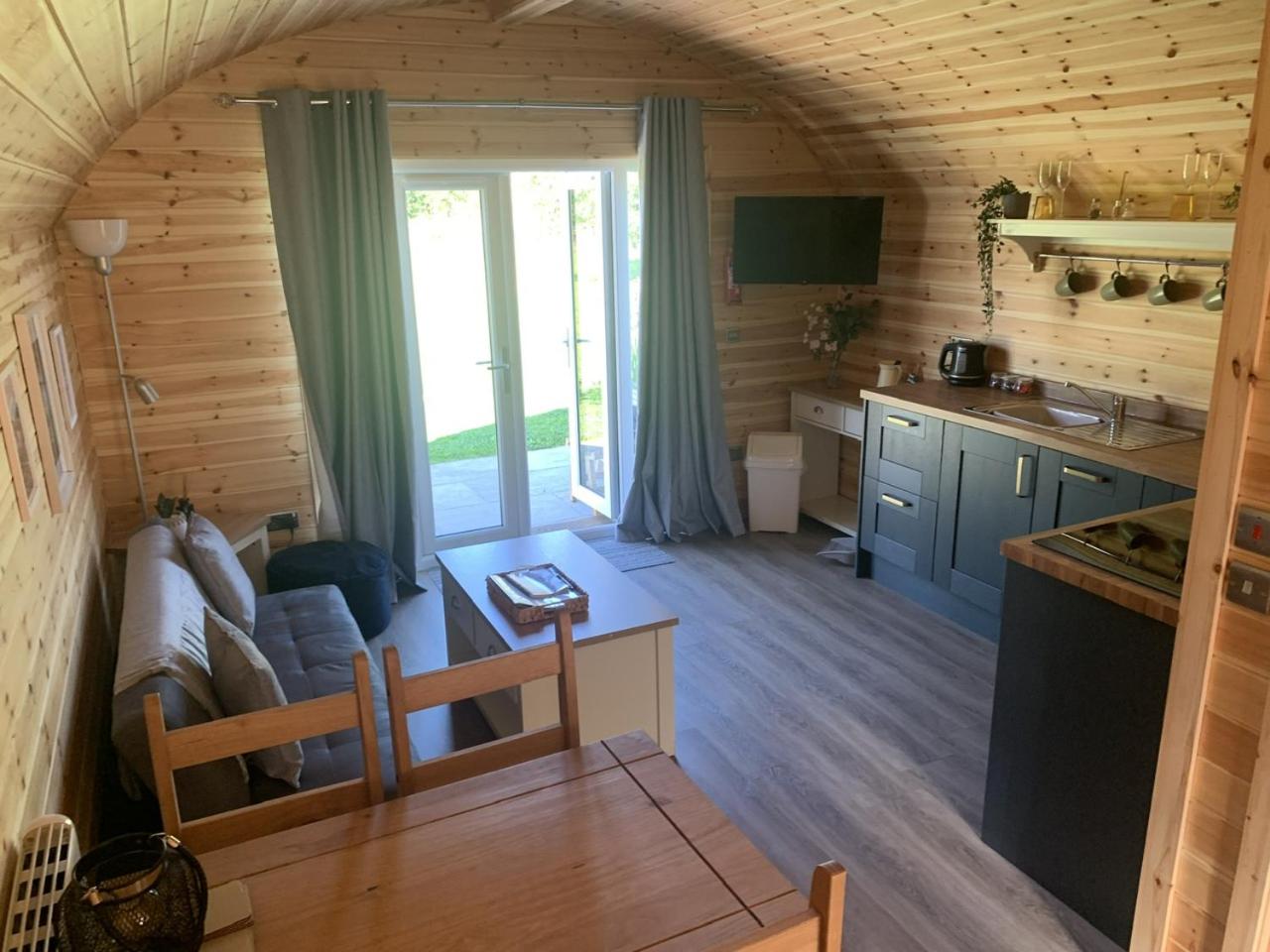Holiday Home - Pet Friendly photo 1