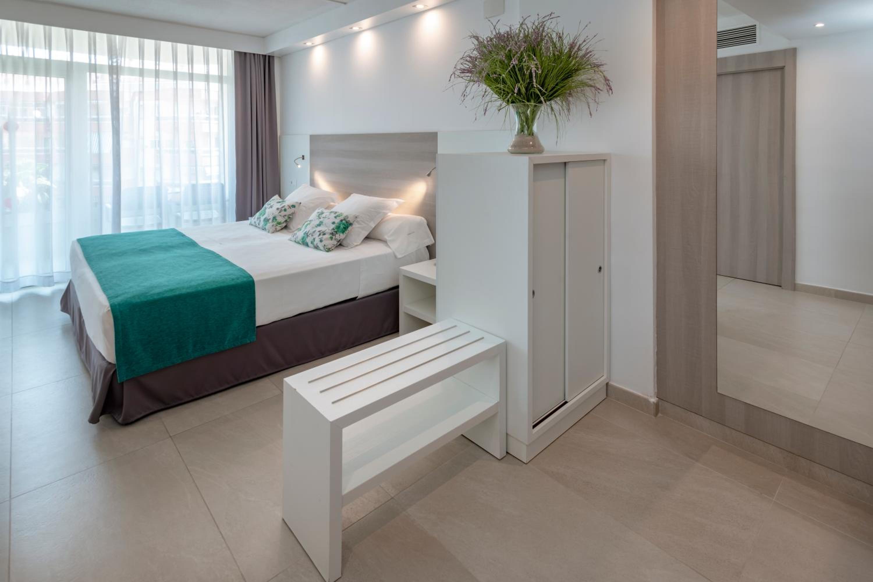 Family Junior Suite - Photo 7