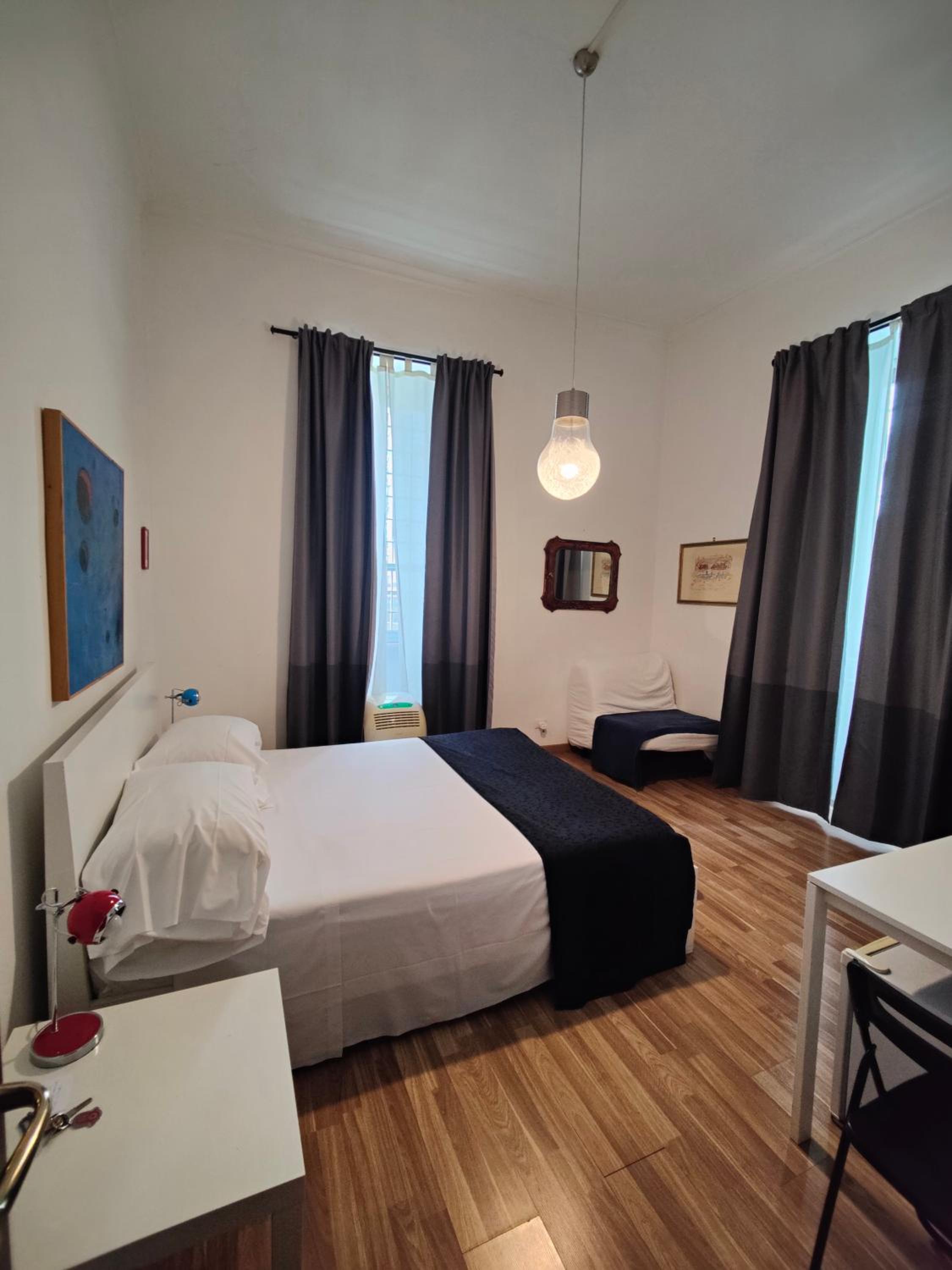 Double Room with Private External Bathroom photo 2