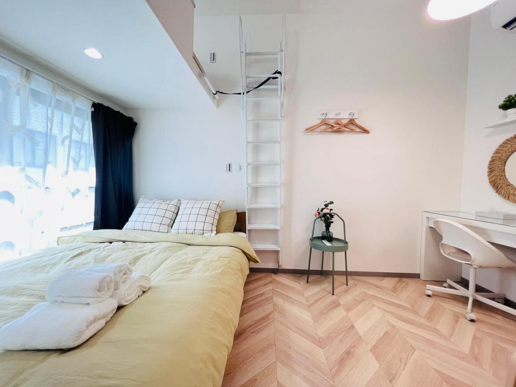 One-Bedroom Apartment photo 3
