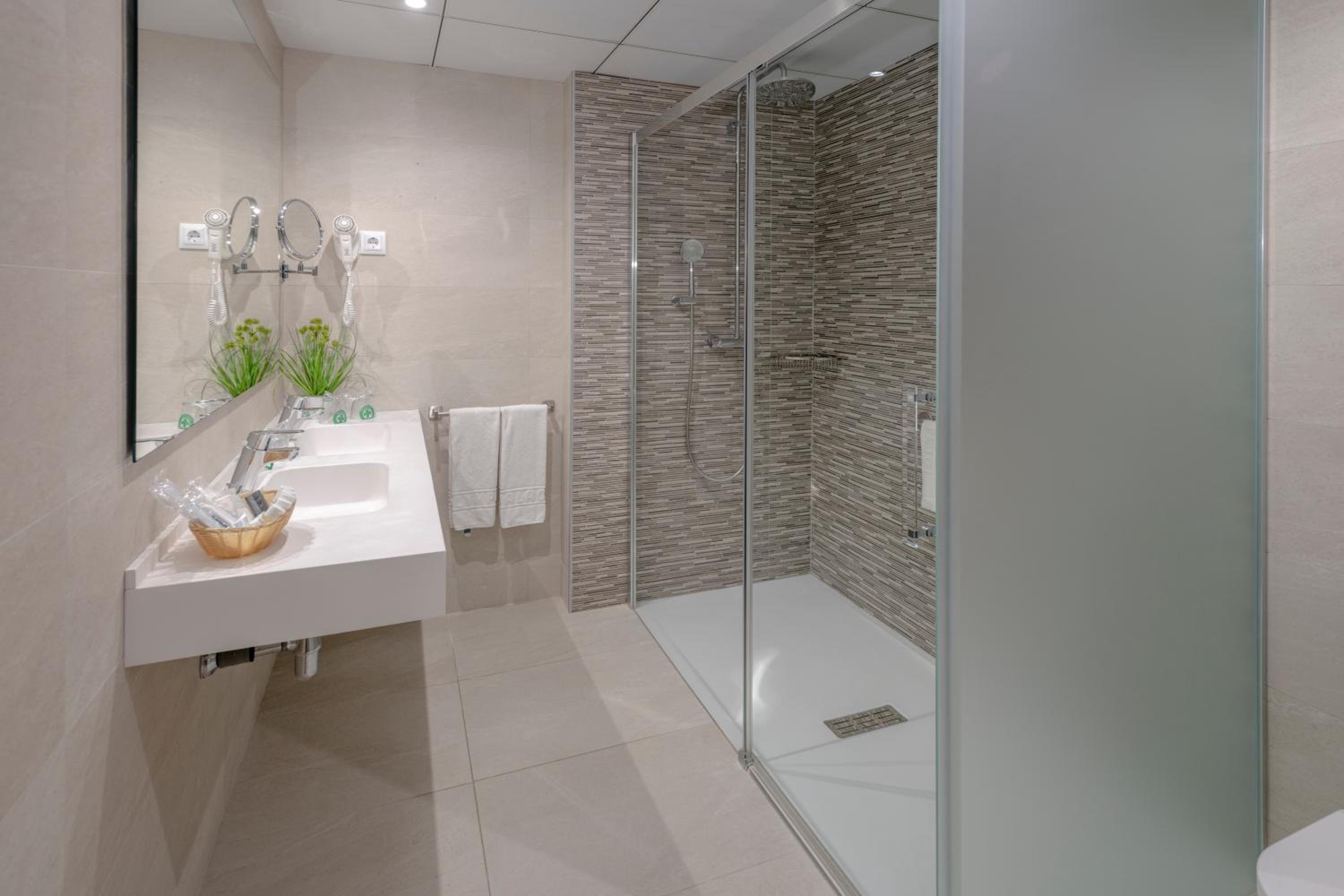 Family Junior Suite - Photo 4