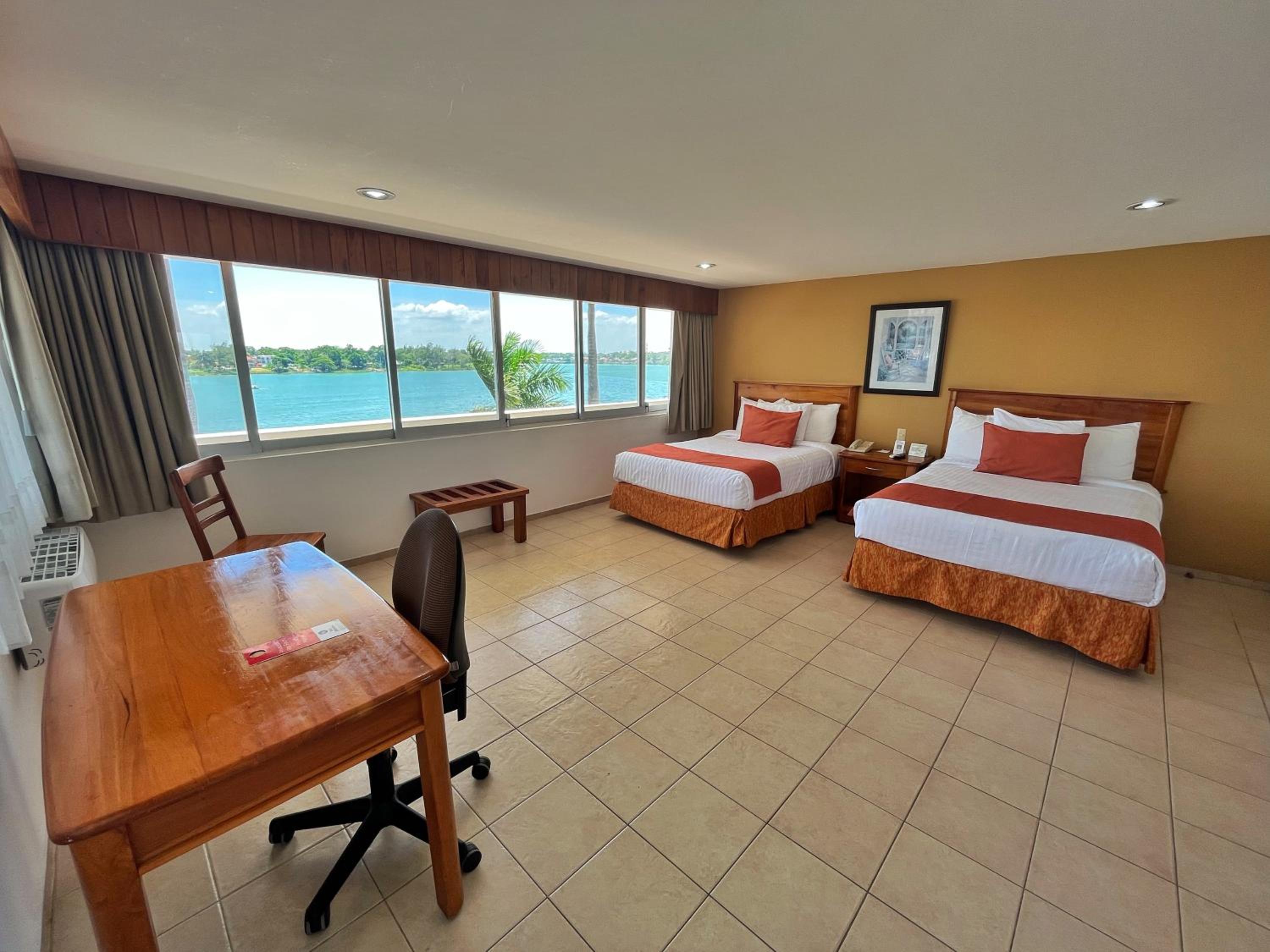 Suite with Two Double Beds - Non-Smoking
