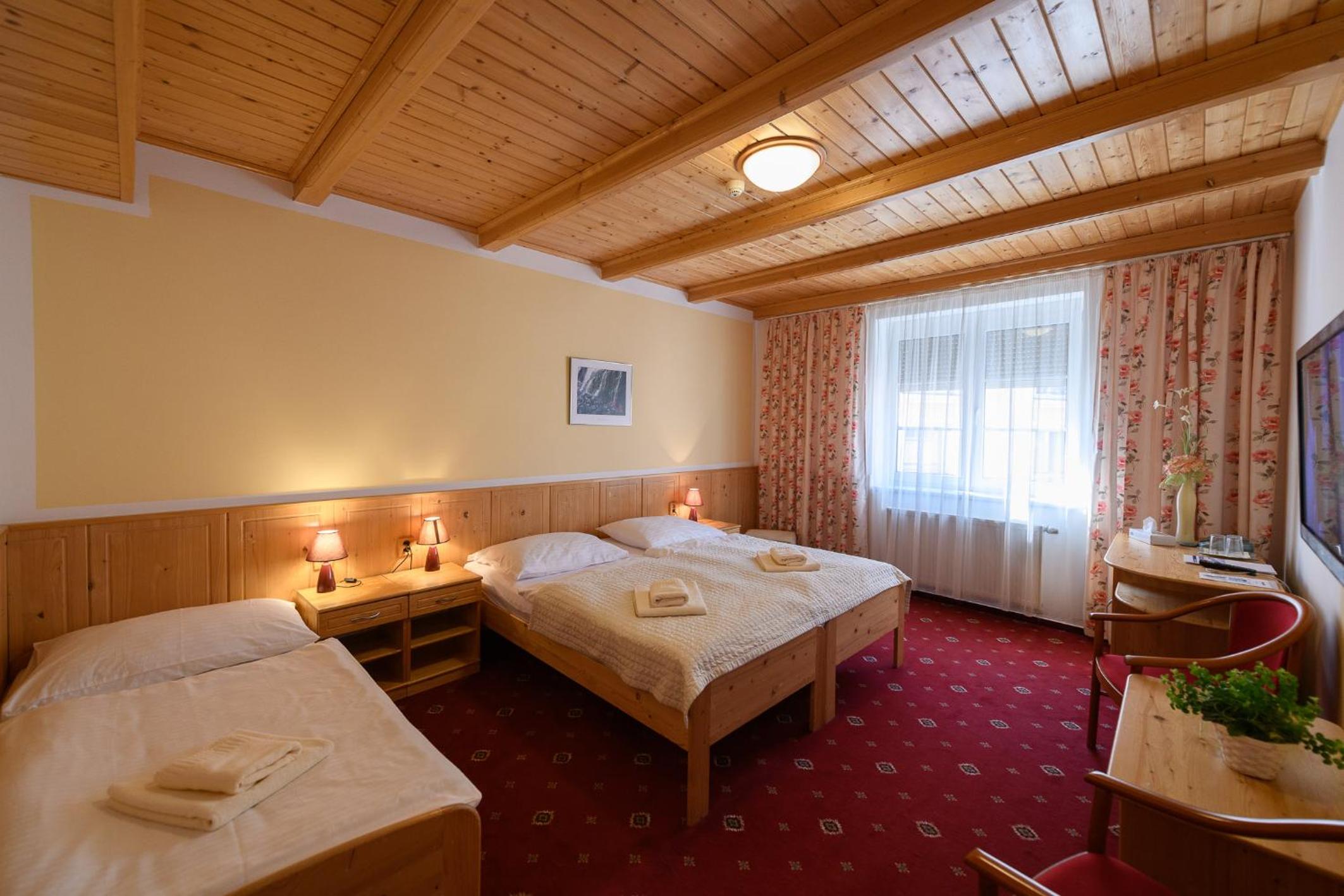 Classic Triple Room photo 2