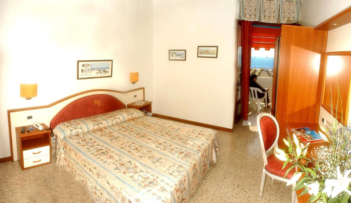 Standard Double Room with Sea View photo 2
