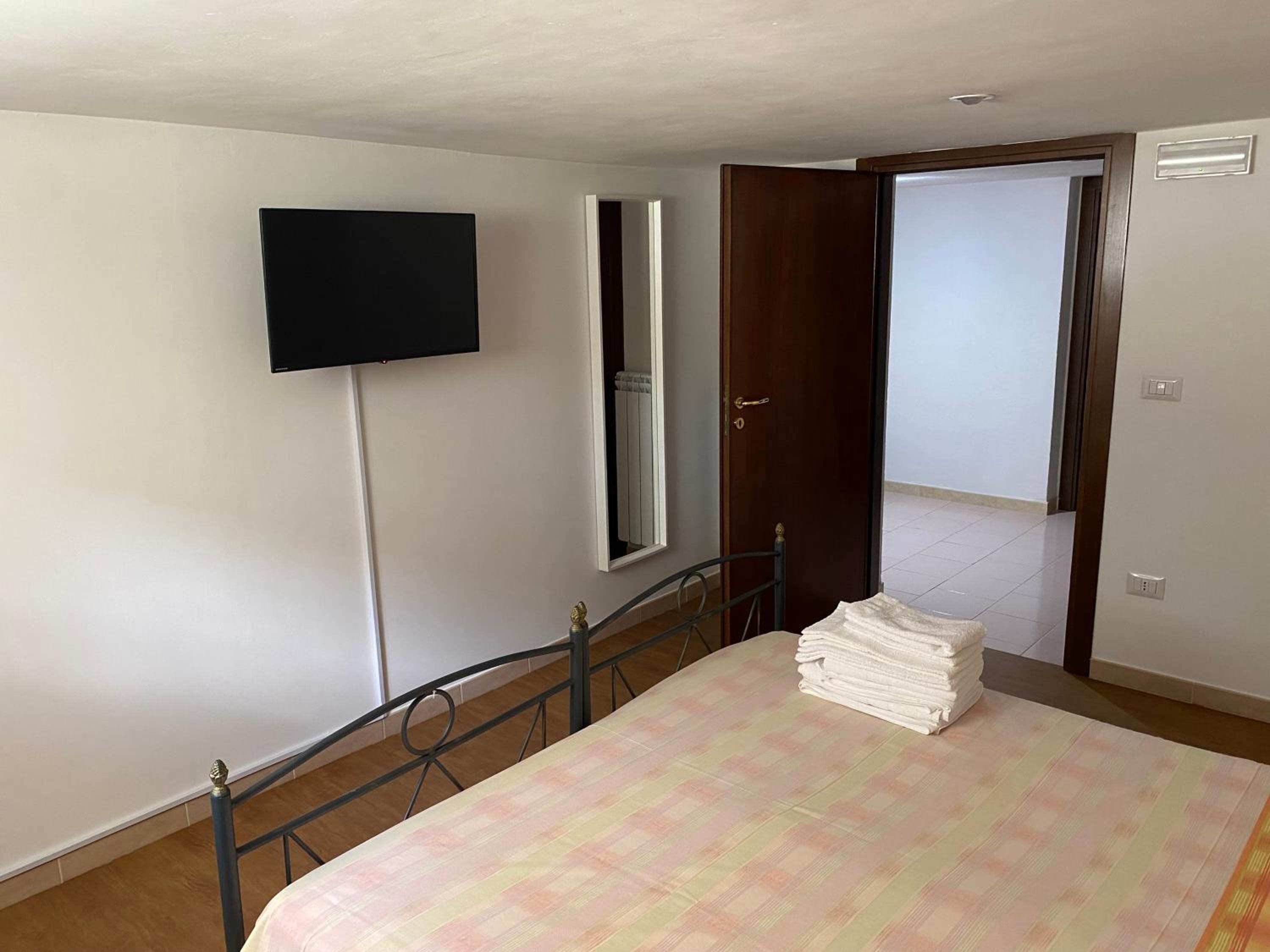 Large Double or Twin Room photo 2