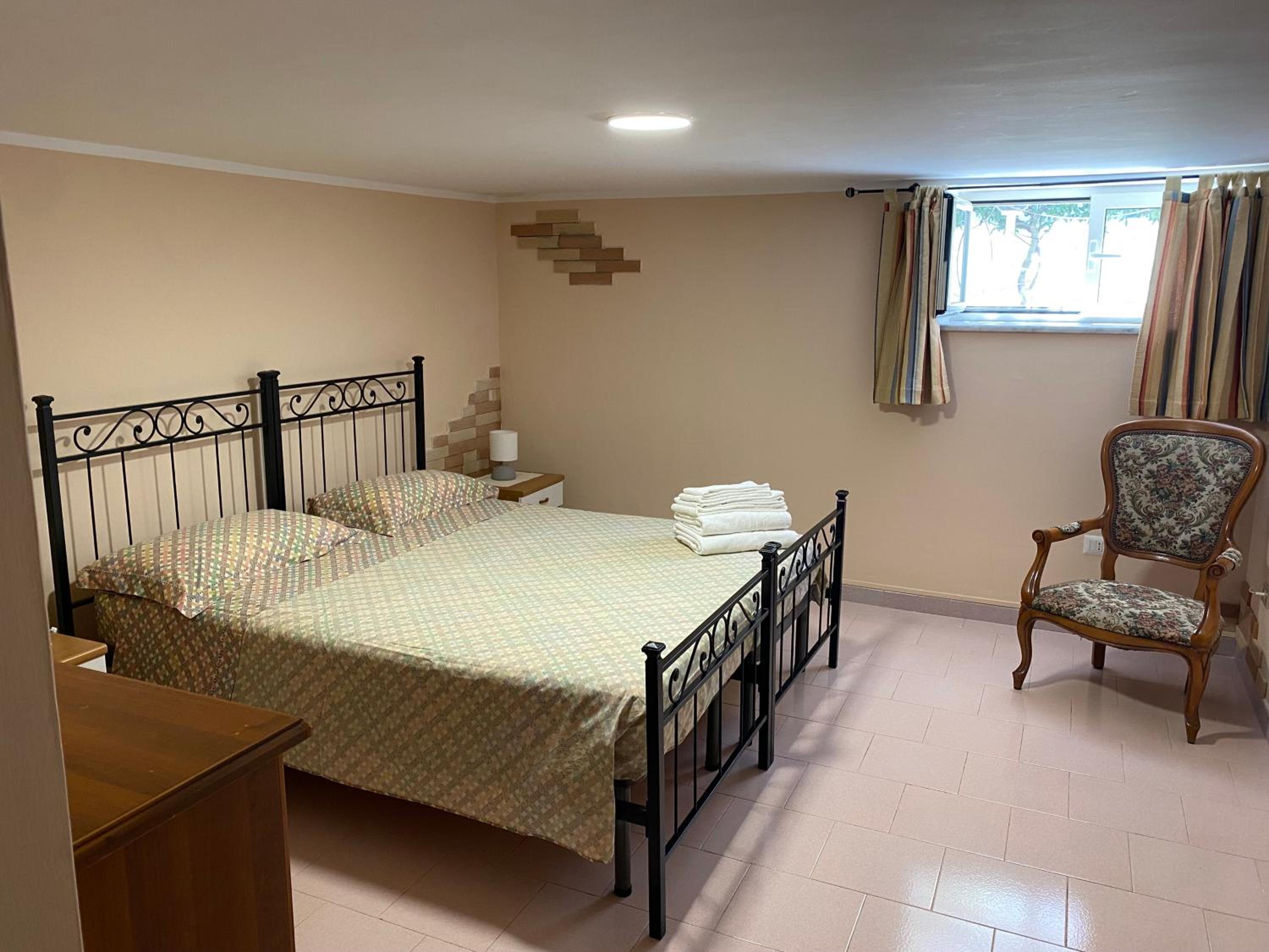 Large Double or Twin Room photo 3