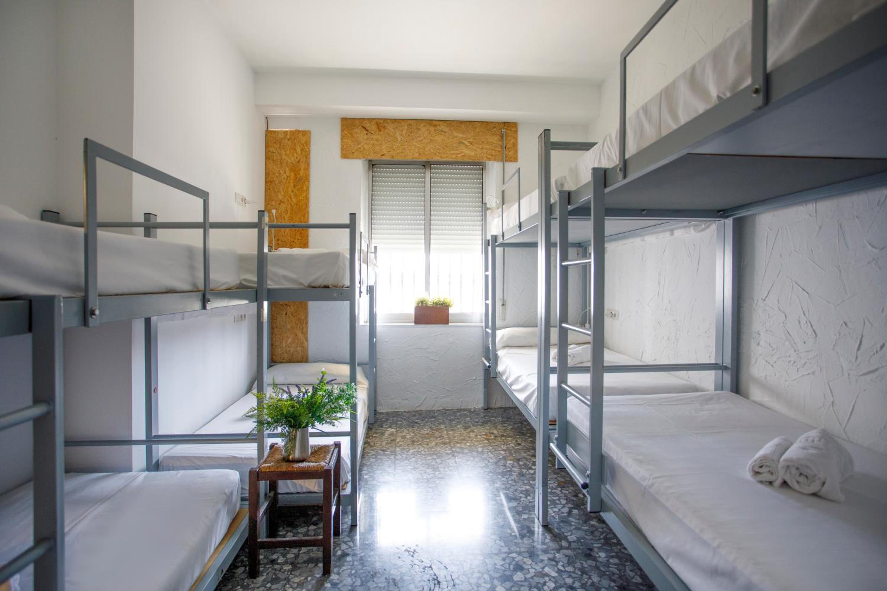 Bed in 8-Bed Mixed Dormitory Room photo 2