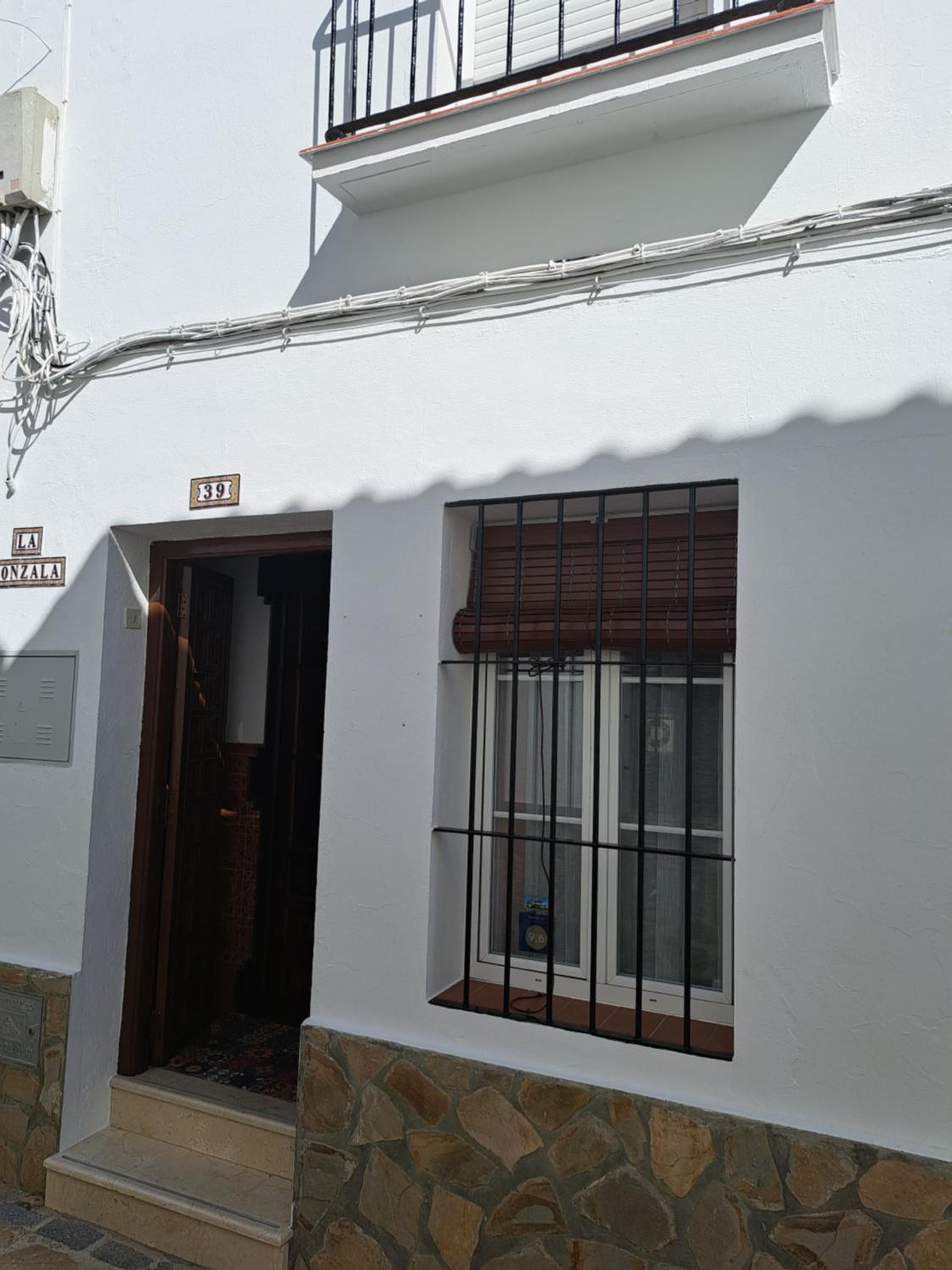 Four-Bedroom House - Photo 16