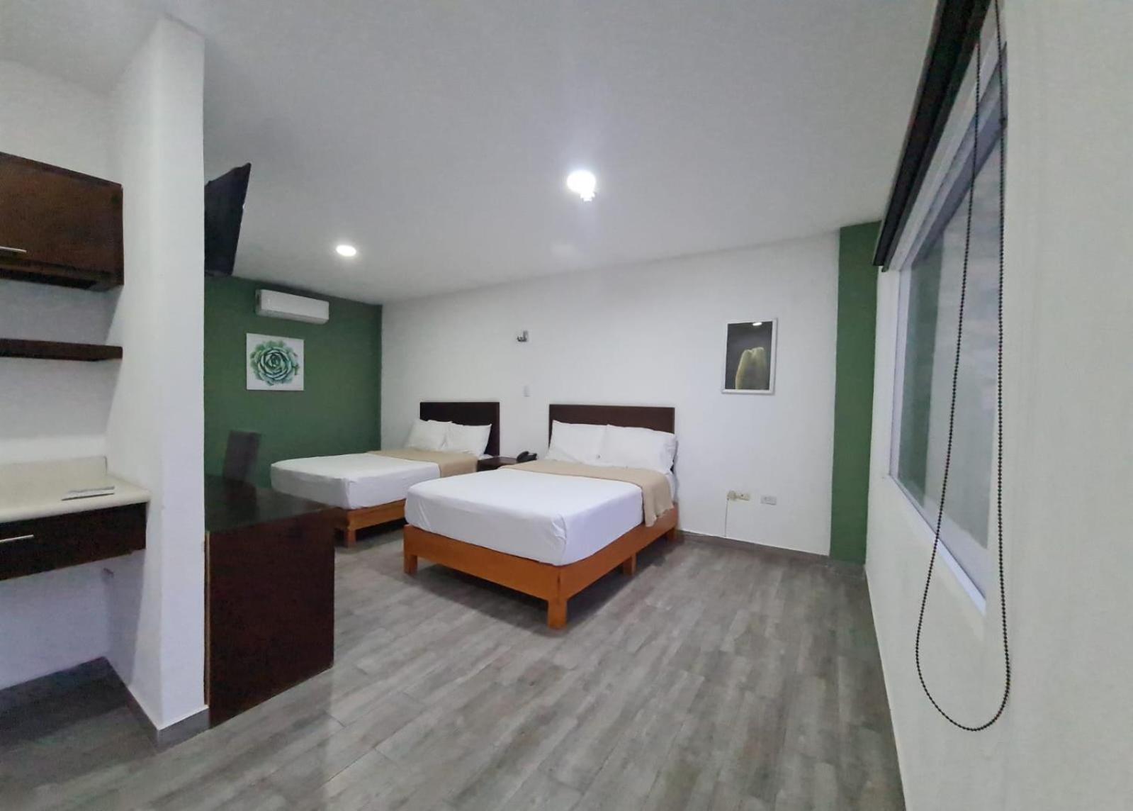 Budget Twin Room - Photo 2