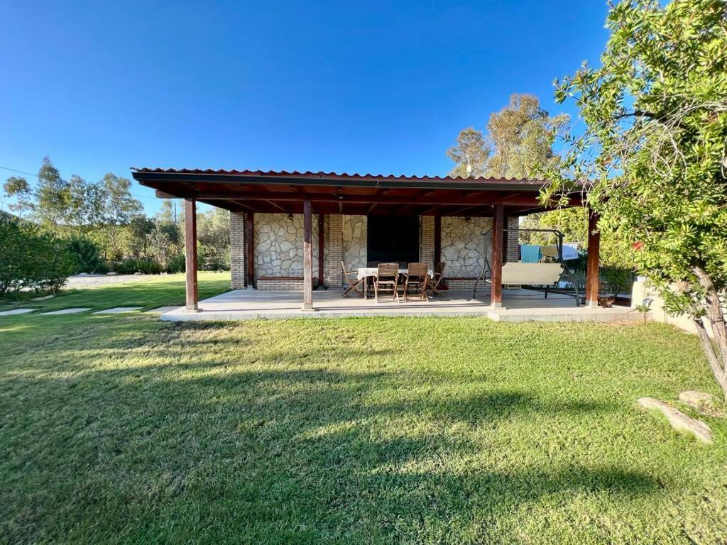 Three-Bedroom House photo 3