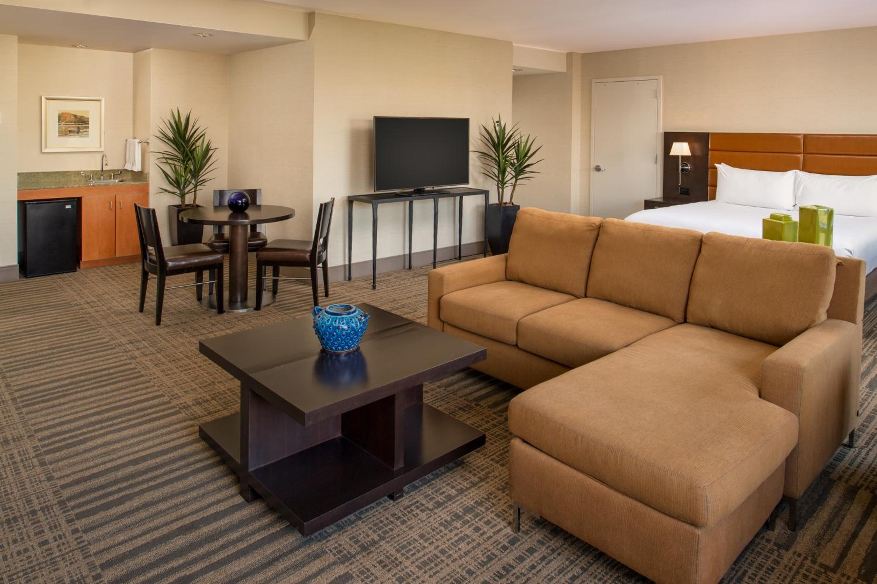 King Junior Suite with Park View - Photo 1