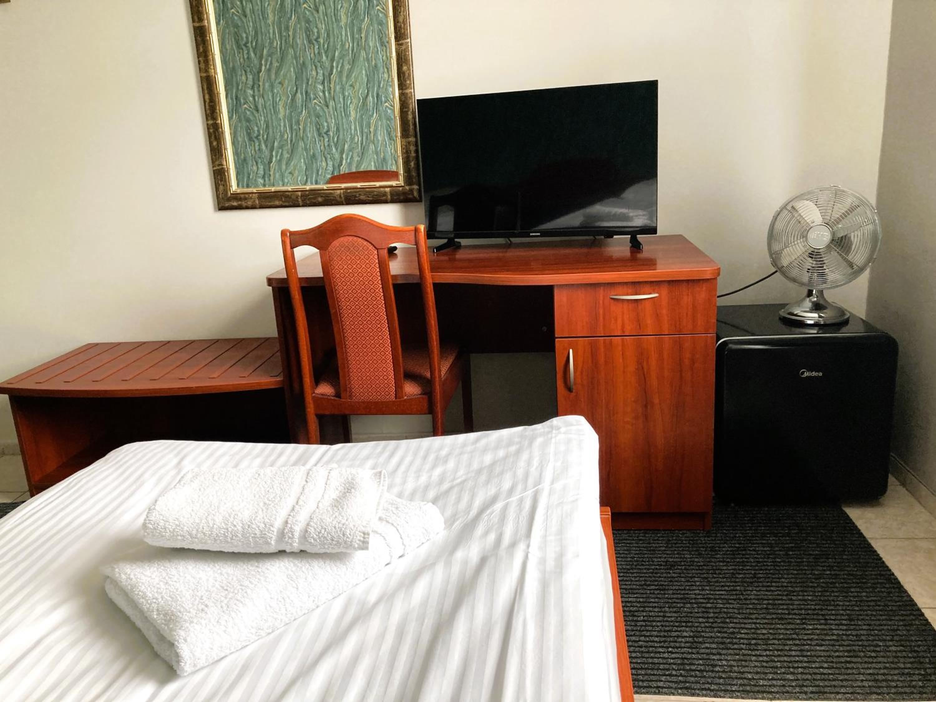 Small Single Room photo 2