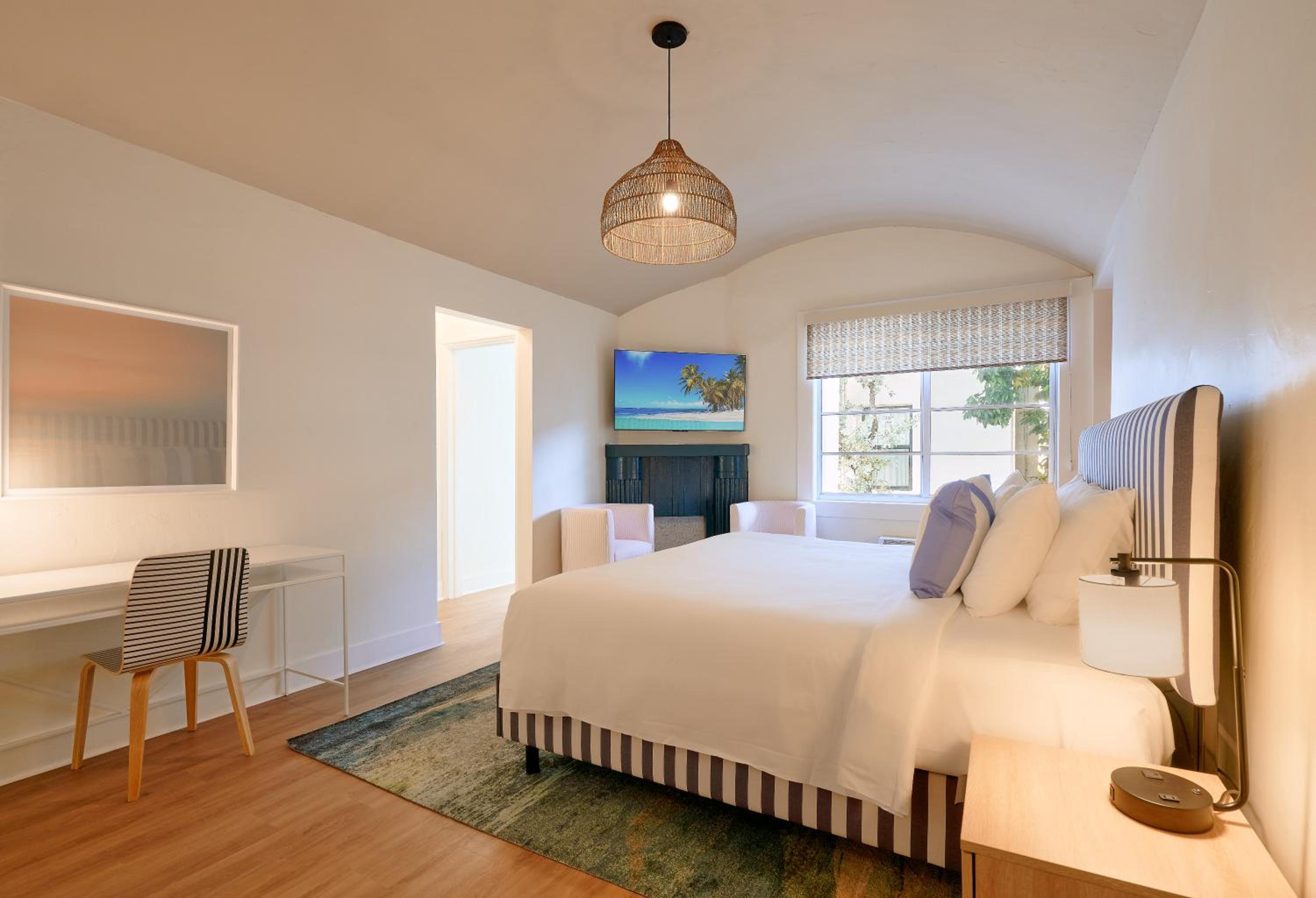 Presidential Suite thumbnail 5