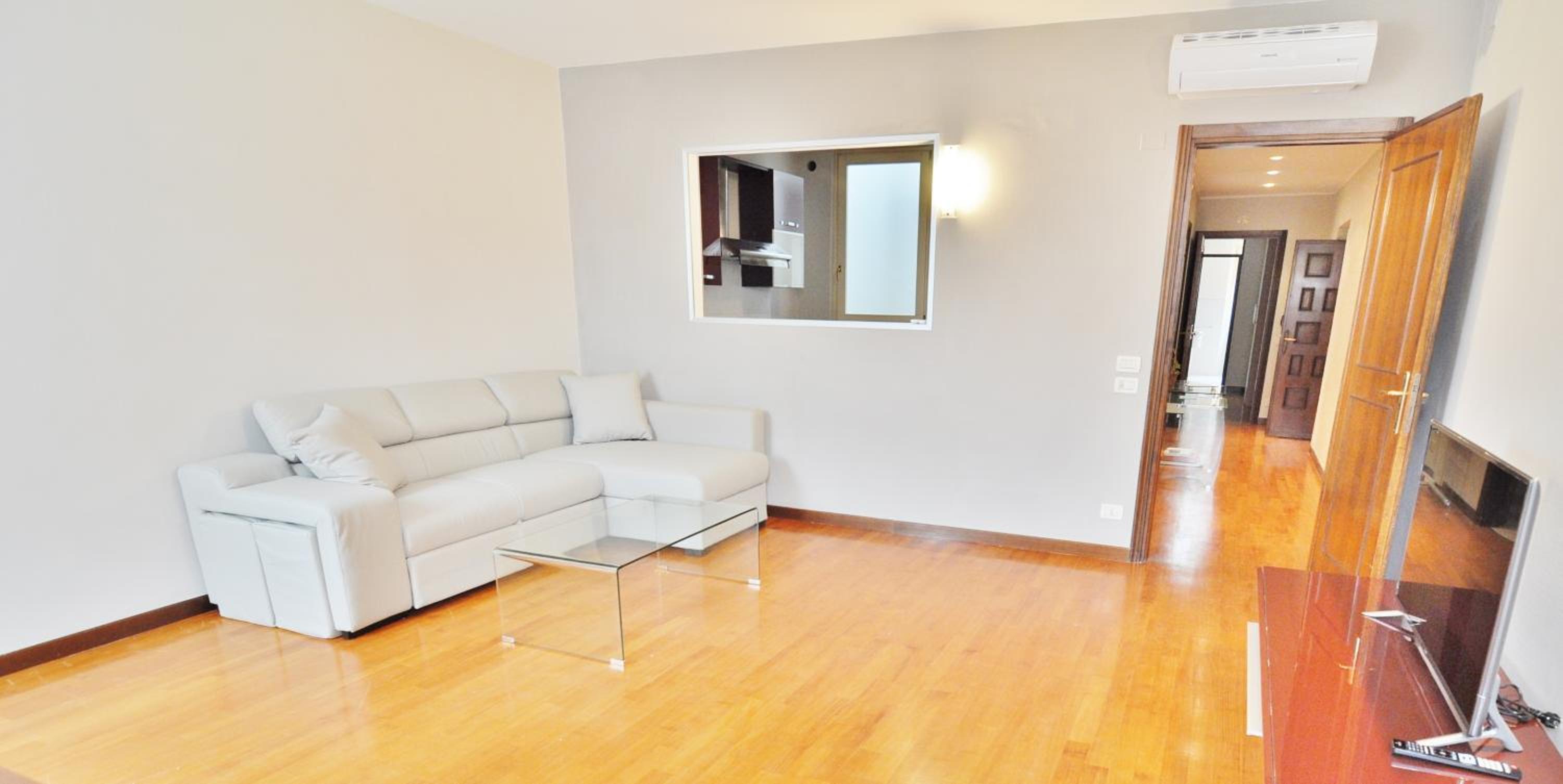 Large Two-Bedroom Apartment - Separate Building photo 3