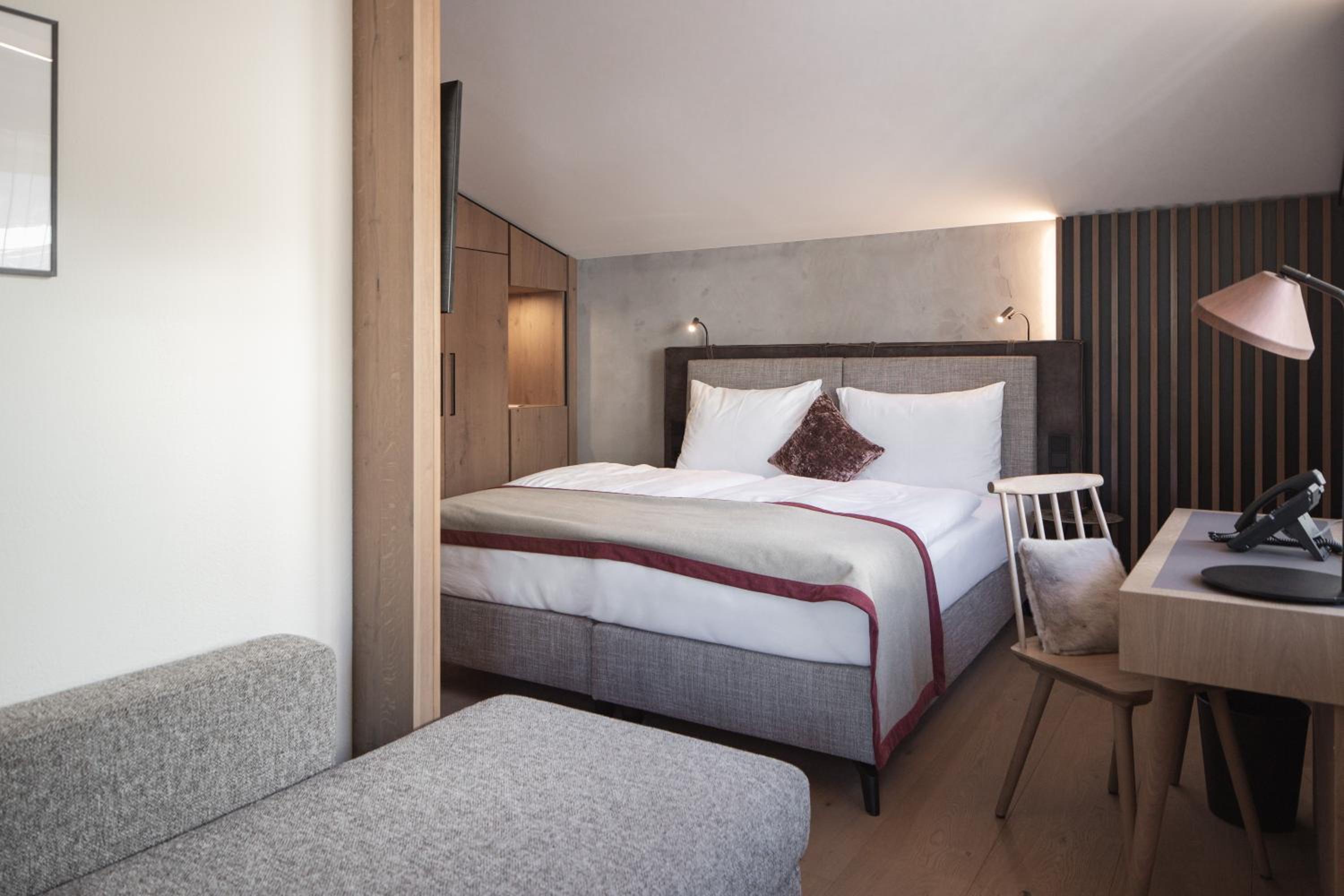 Deluxe Double Room with Balcony photo 1