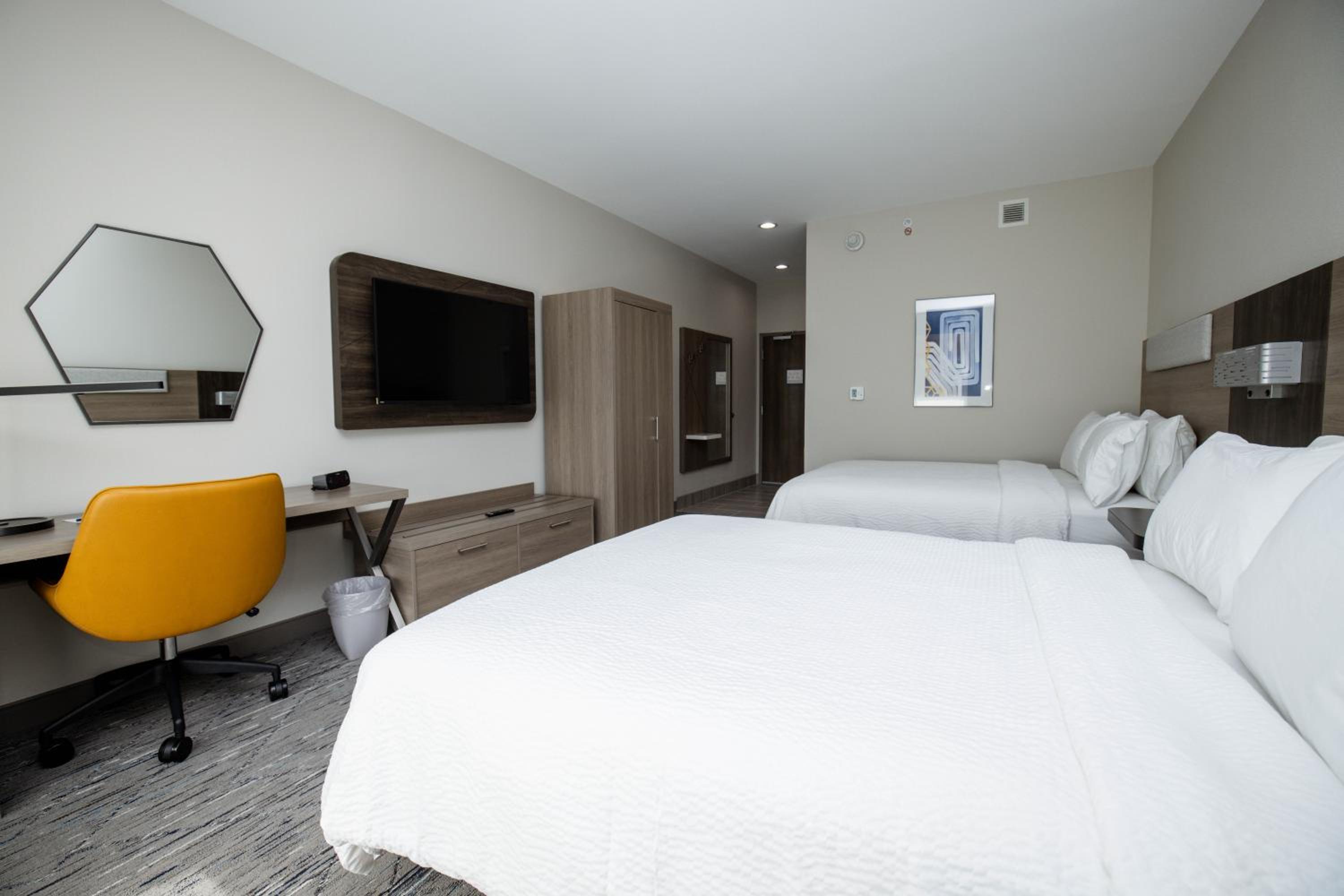 Standard Room with Two Queen Beds
