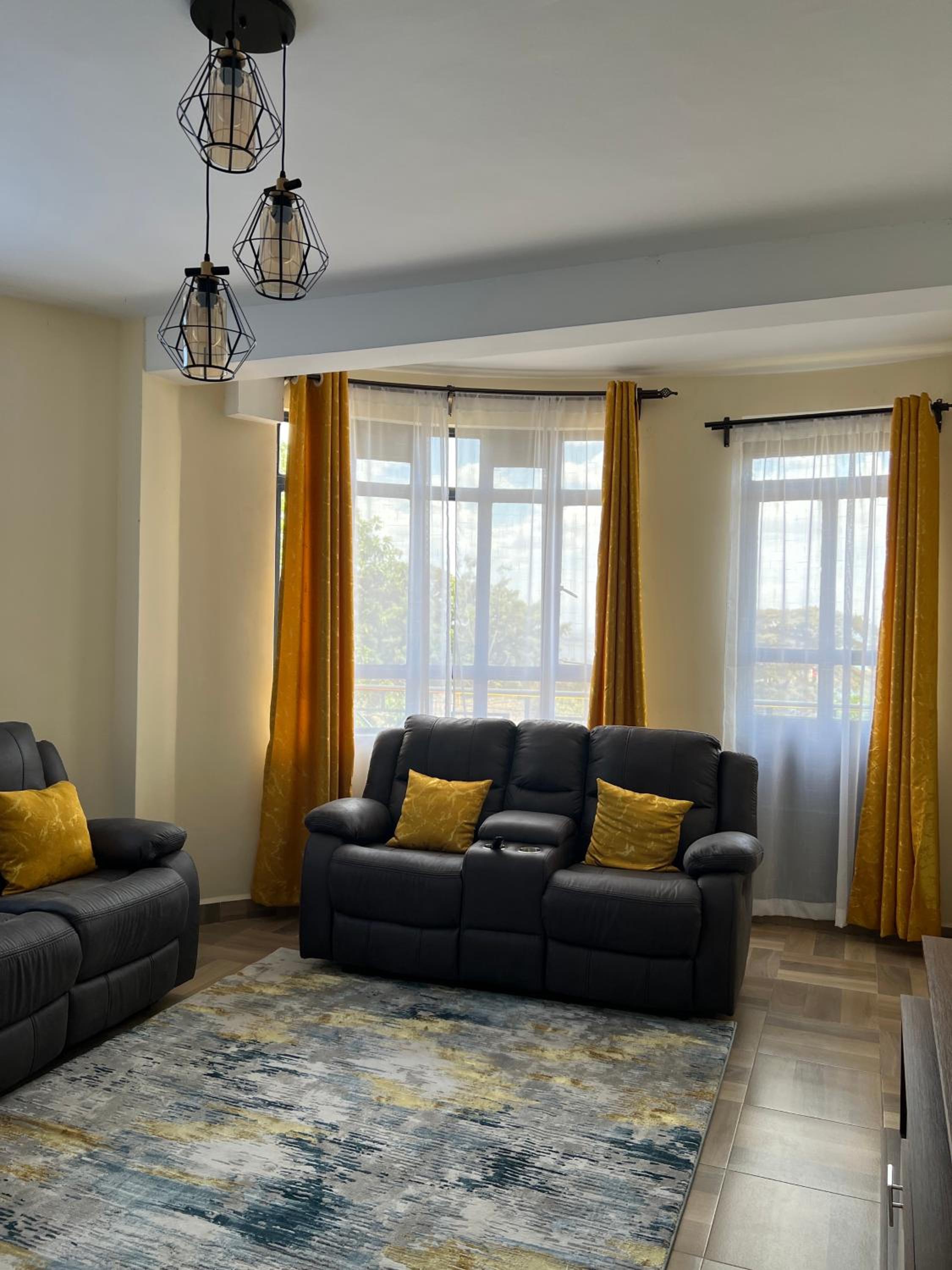 One-Bedroom Apartment photo 1