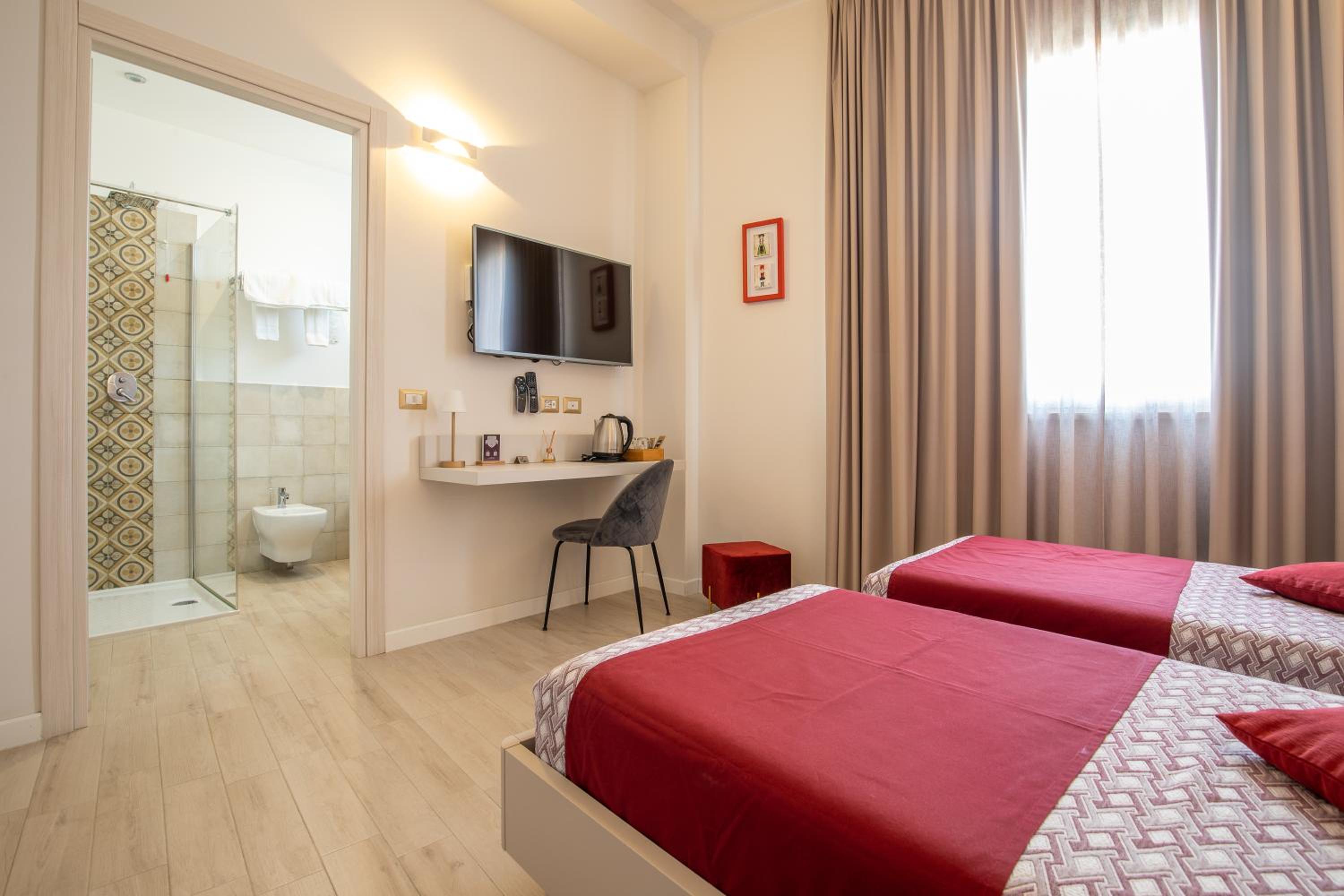 Double or Twin Room - Photo 21