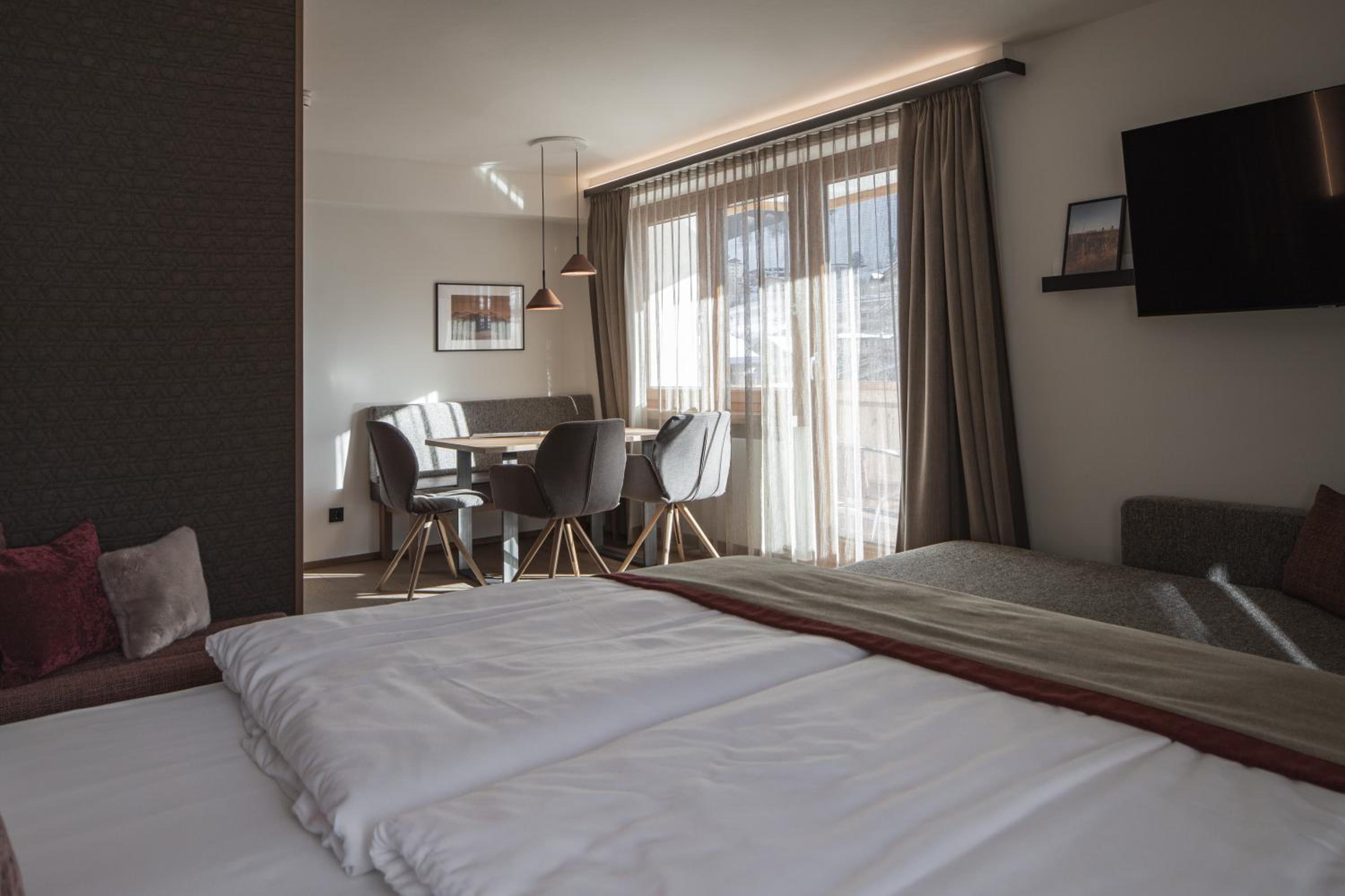Junior Suite with Balcony photo 2
