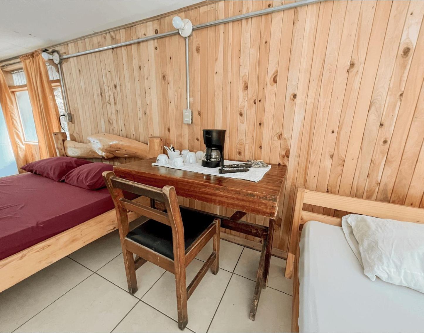 Quadruple Room with Private Bathroom photo 3
