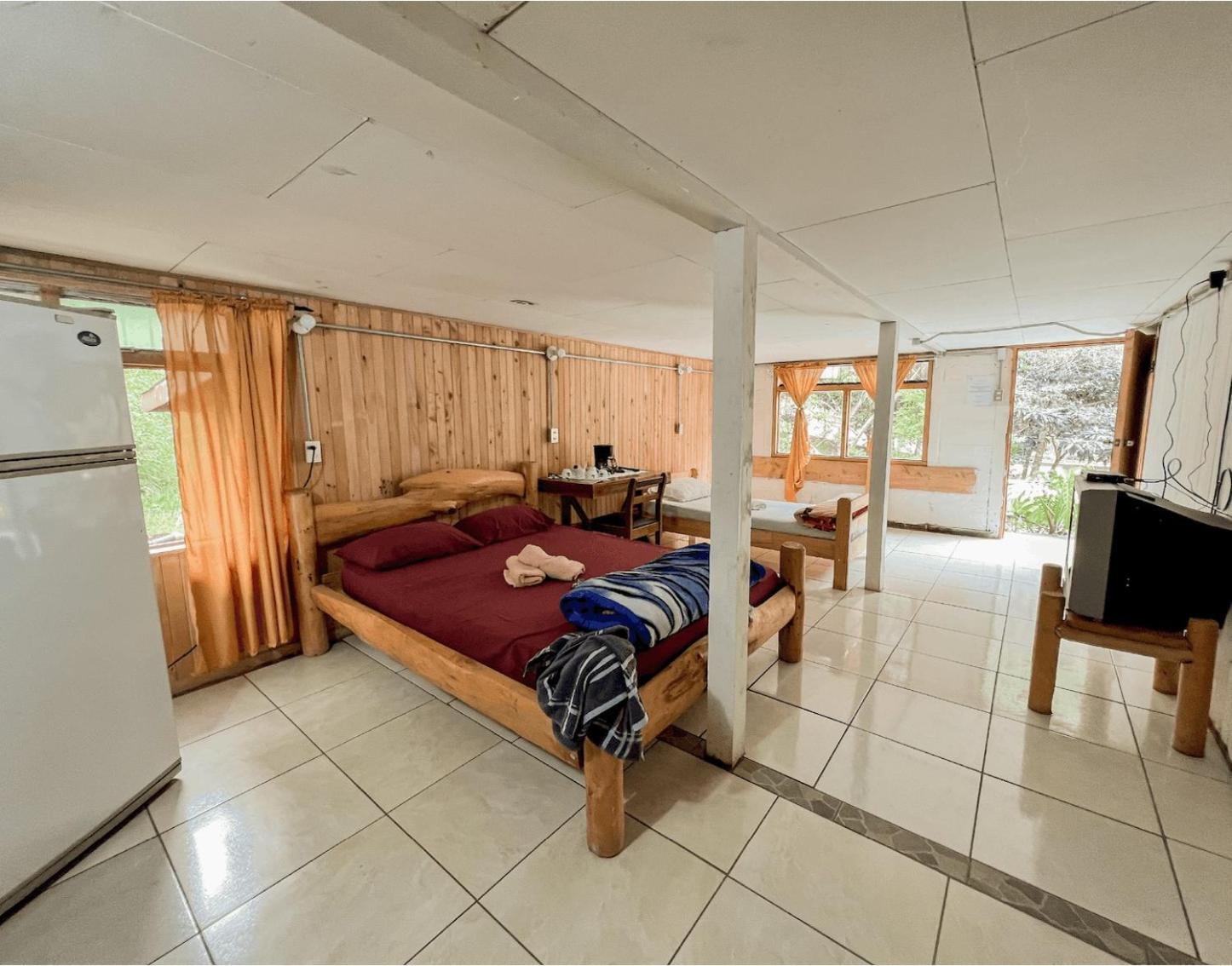 Quadruple Room with Private Bathroom photo 1